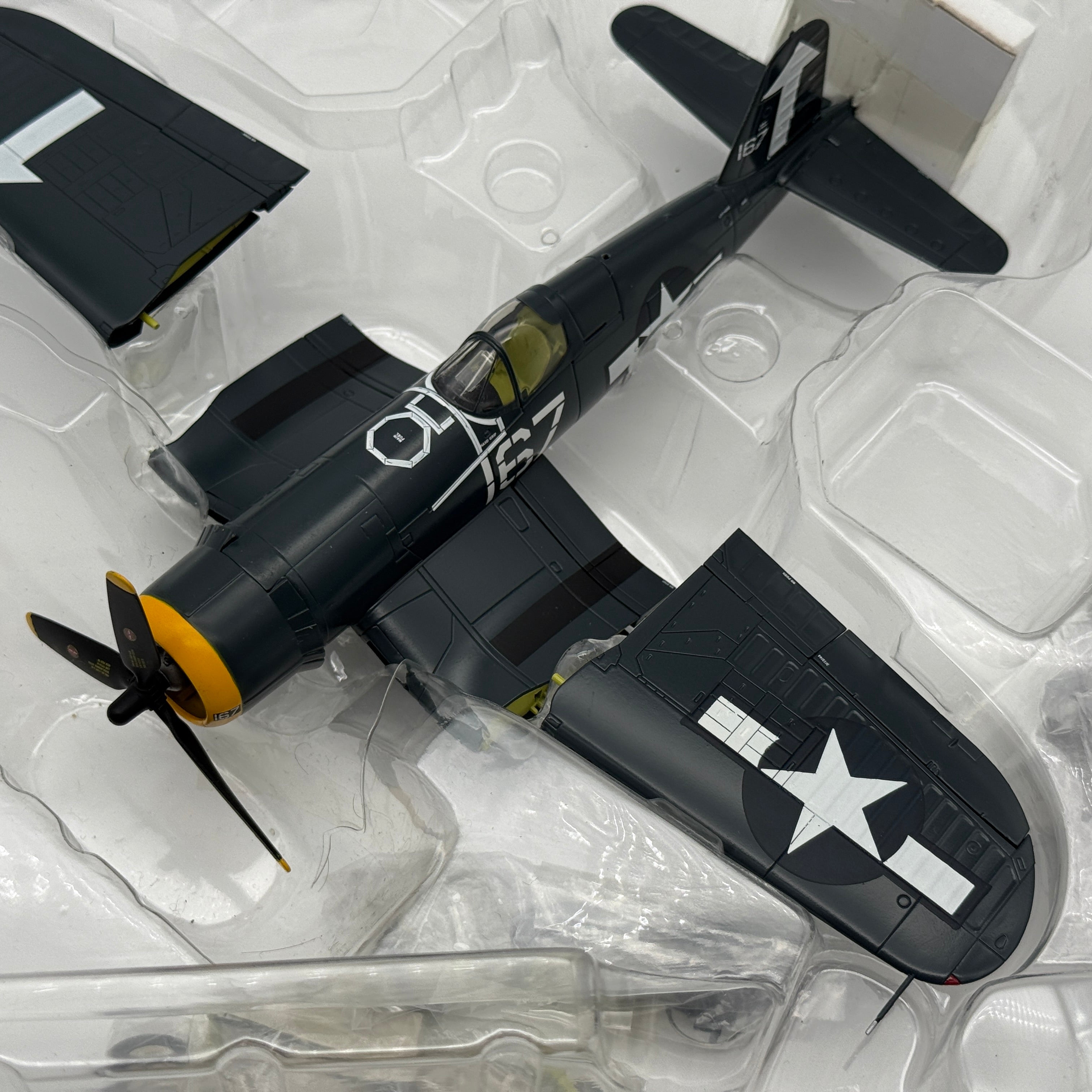 Hobby Master HA8206 1:48 Vought F4U Corsair USN VF-84 Wolf Gang White 167