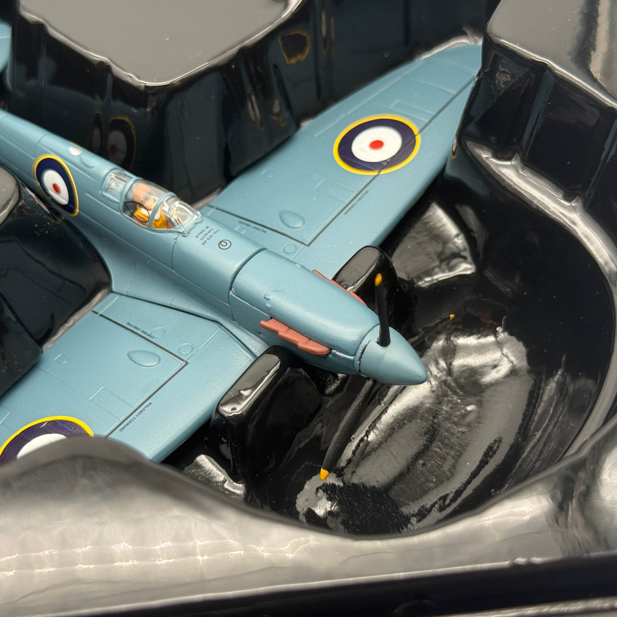 Corgi AA31928 1:72 Supermarine Spitfire Mk I RAF No.212 Sqn P9931 France 1940