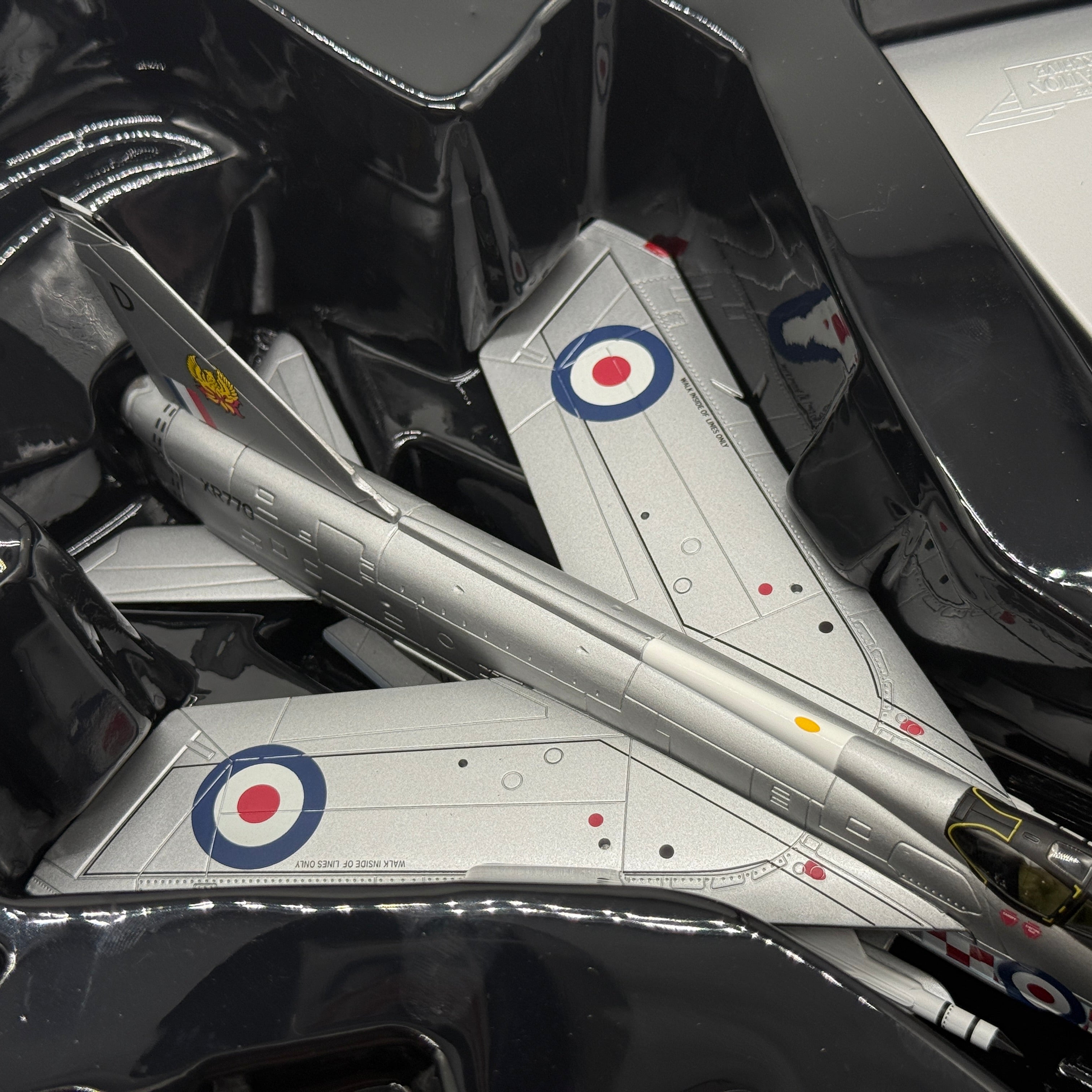 Corgi AA32315 1:72 English Electric Lightning F.Mk 6 RAF No.56 Sqn XP770 1975