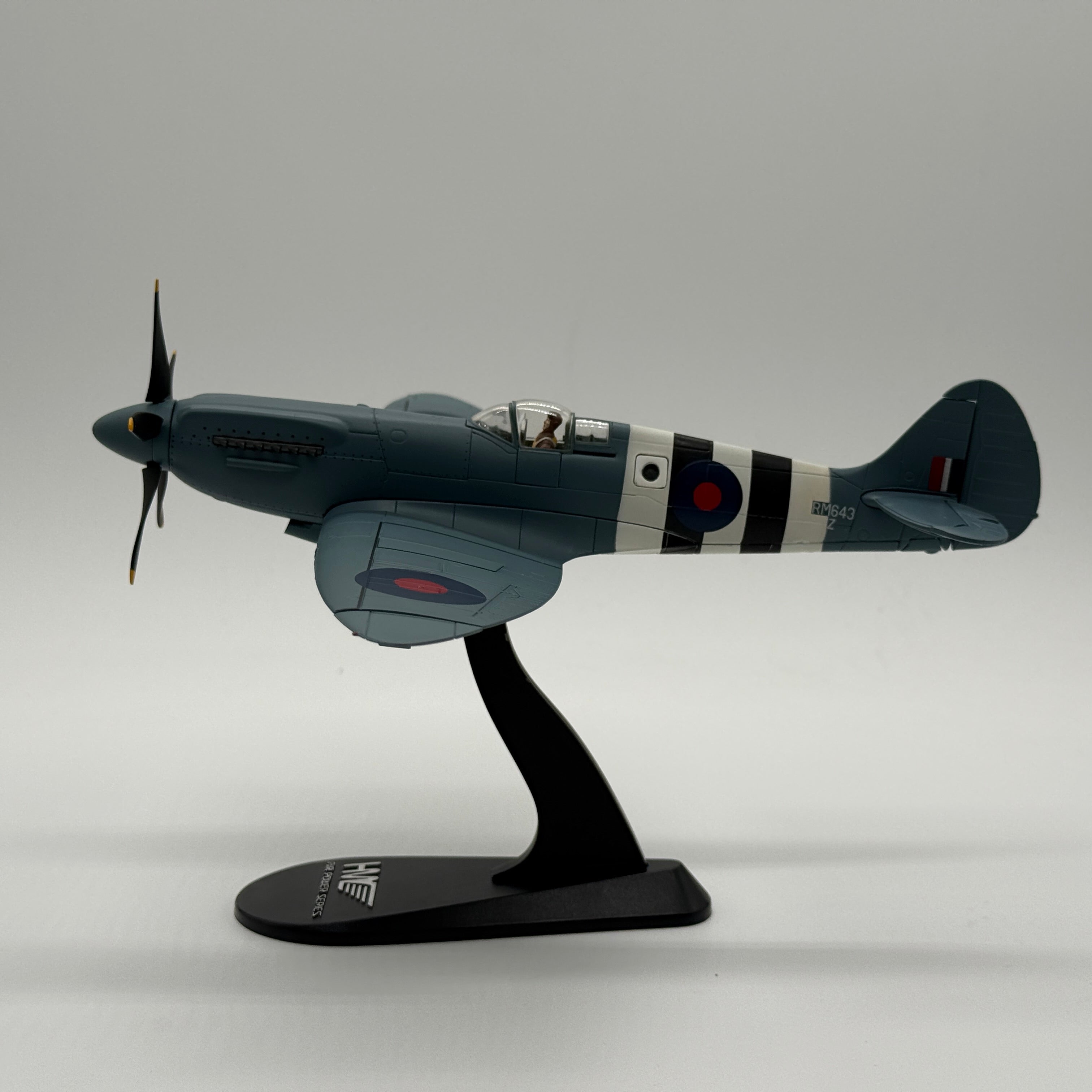 Hobby Master HA7601 1:48 Supermarine Spitfire PR.Mk XIX RAF No.541 Sqn 1944