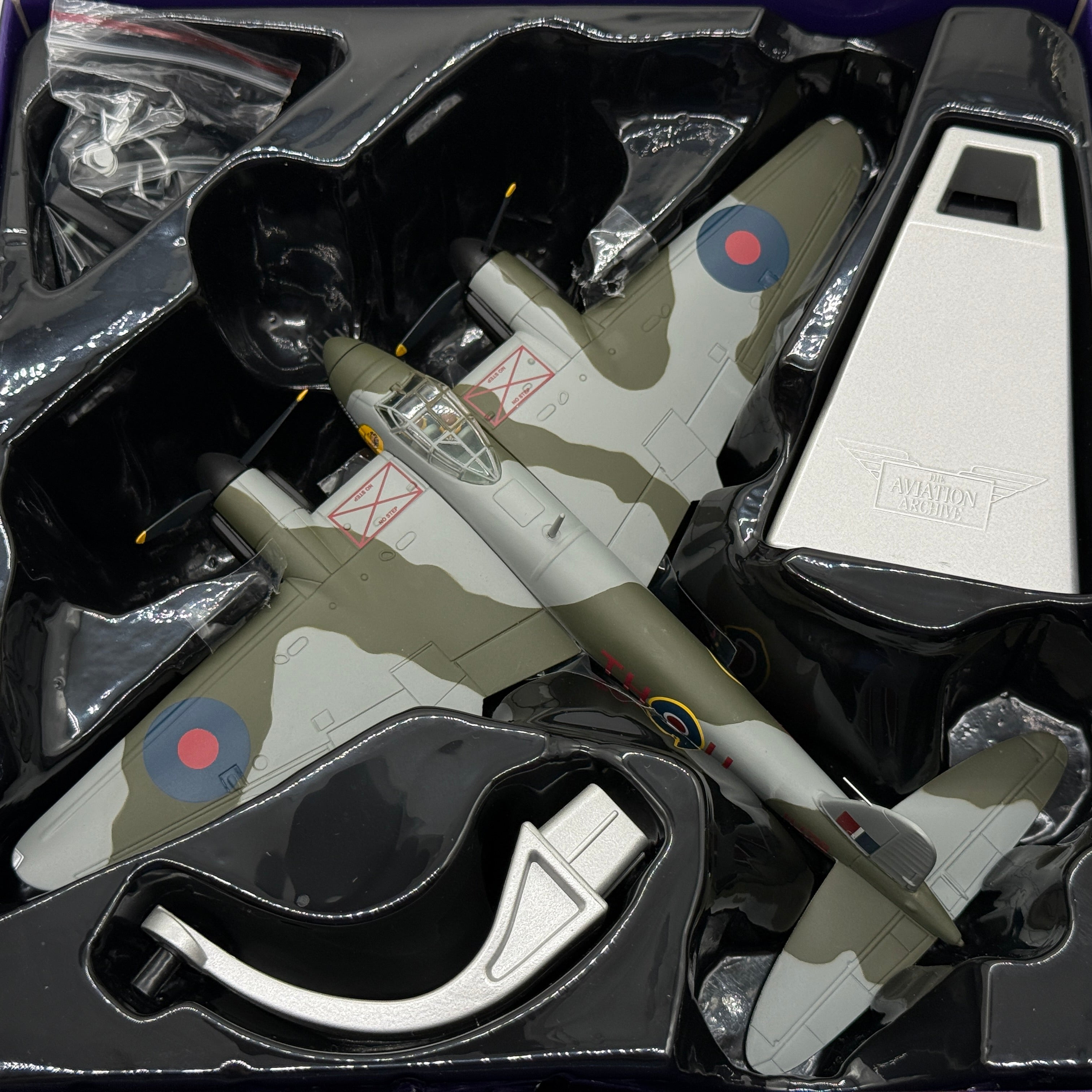 Corgi AA32821 1:72 De Havilland Mosquito FB.Mk VI RCAF No.418 Sqn Moonbeam McSwine
