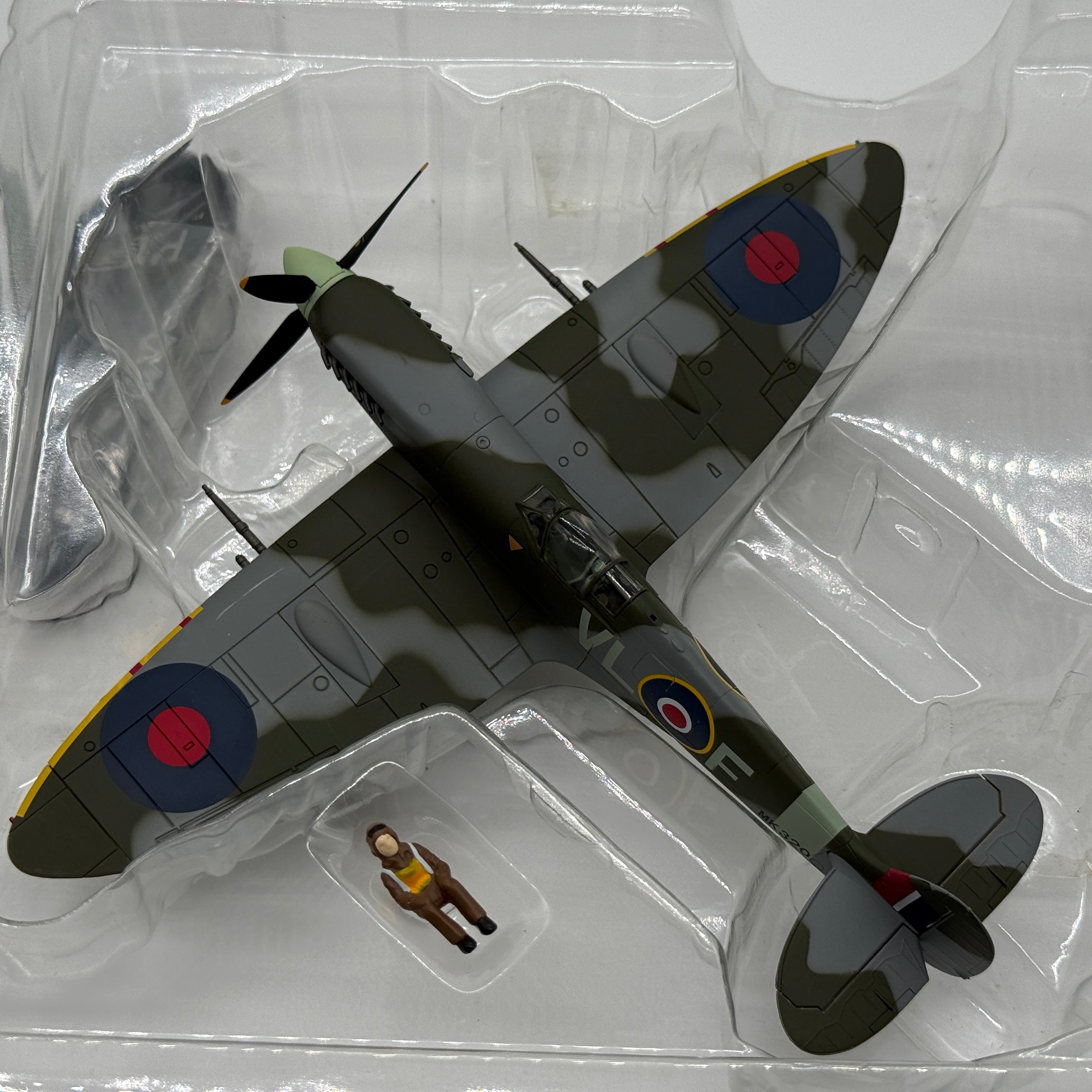 Hobby Master HA8306 1:48 Supermarine Spitfire Mk IX RAF No.322 Dutch Sqn 1944