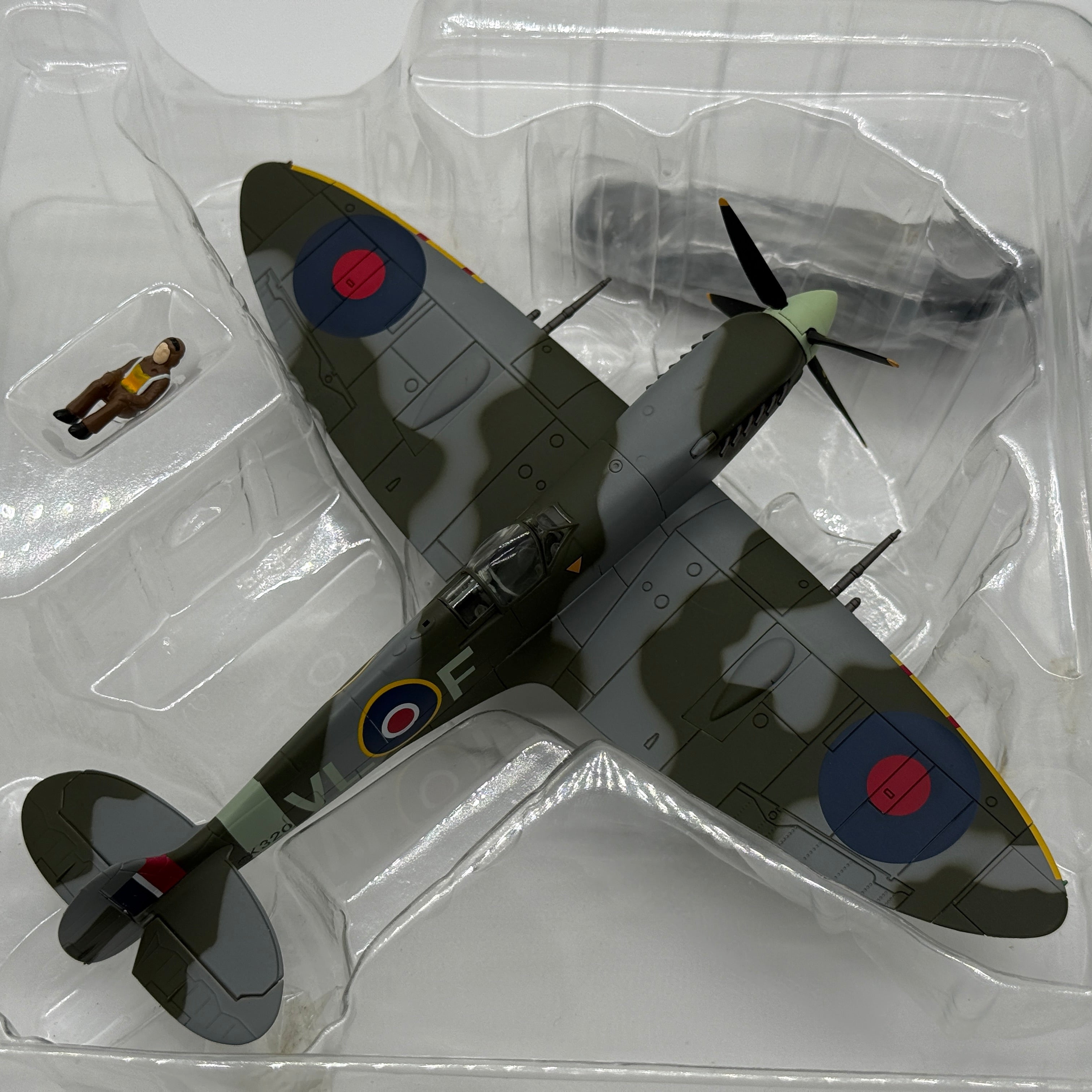 Hobby Master HA8306 1:48 Supermarine Spitfire Mk IX RAF No.322 Dutch Sqn 1944