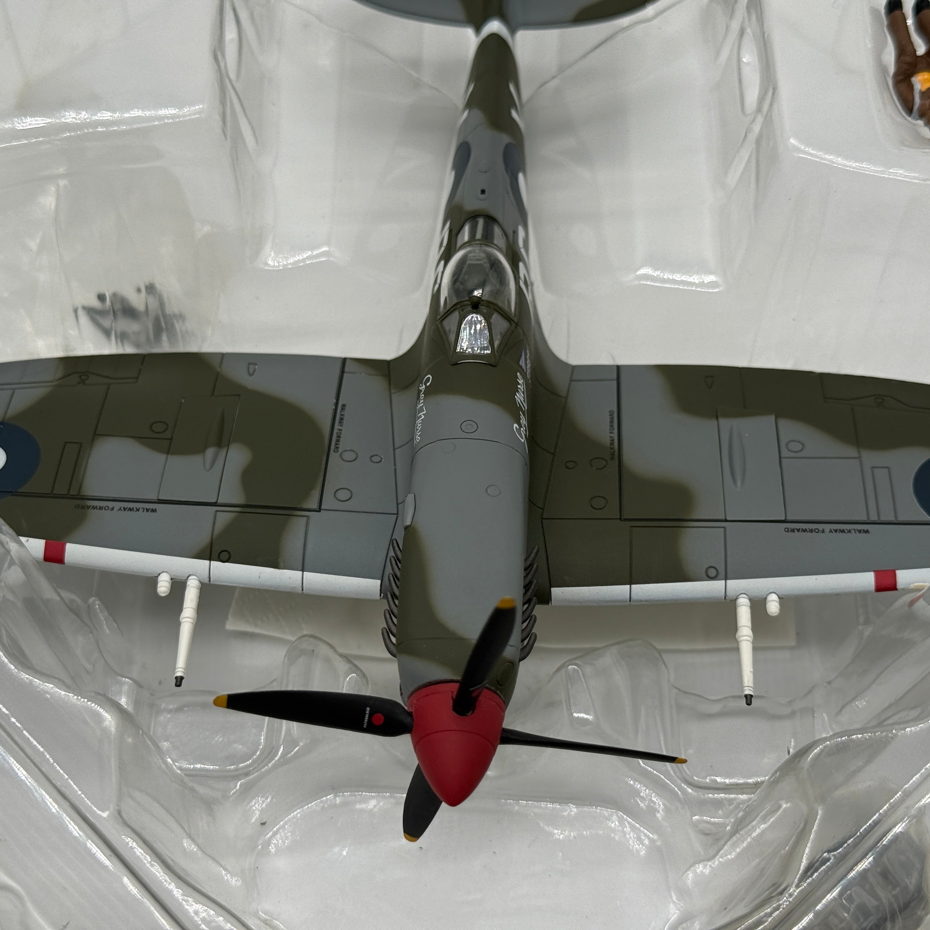 Hobby Master HA8303 1:48 Supermarine Spitfire Mk VIII RAAF No.457 Sqn Grey Nurse *ISSUES*