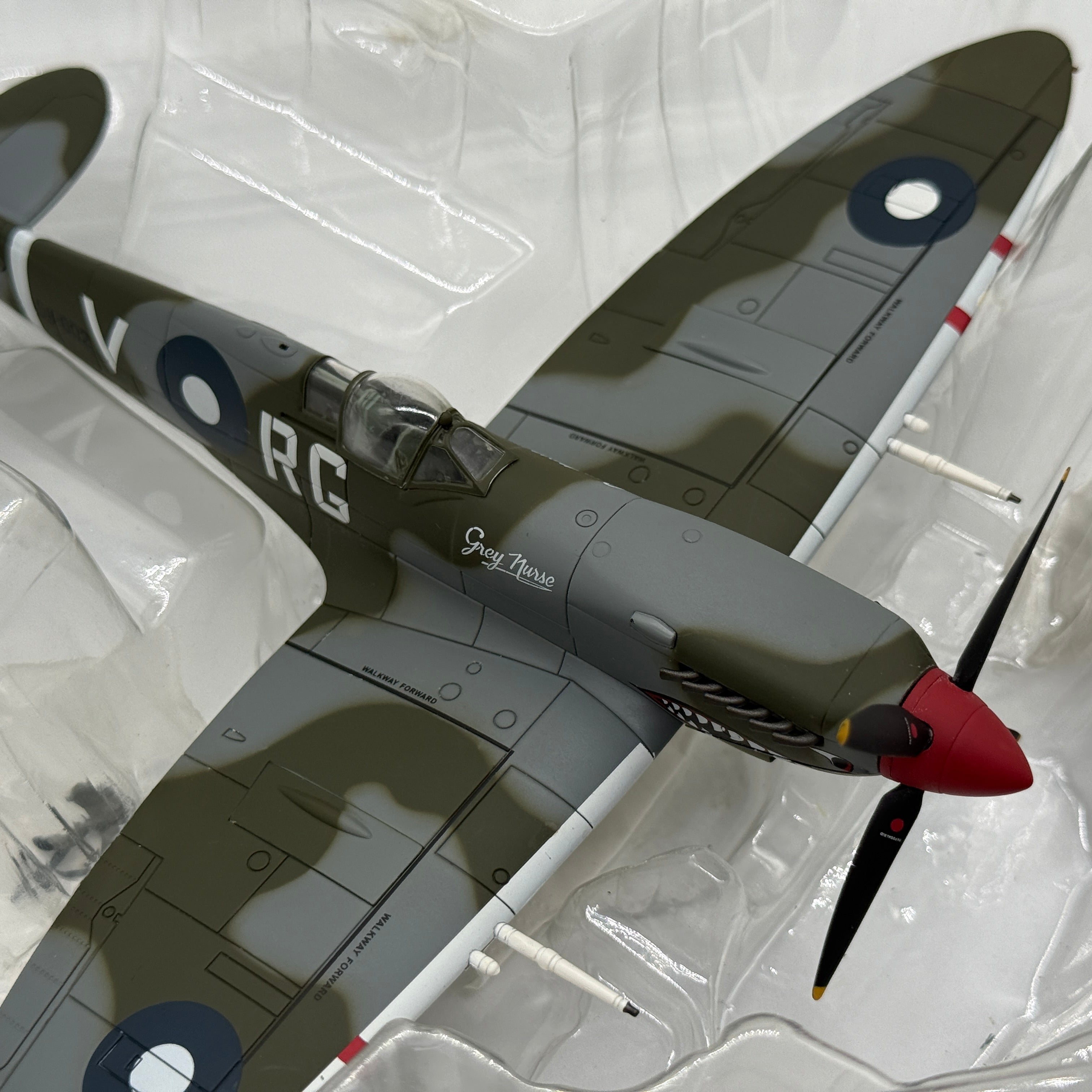 Hobby Master HA8303 1:48 Supermarine Spitfire Mk VIII RAAF No.457 Sqn Grey Nurse *ISSUES*
