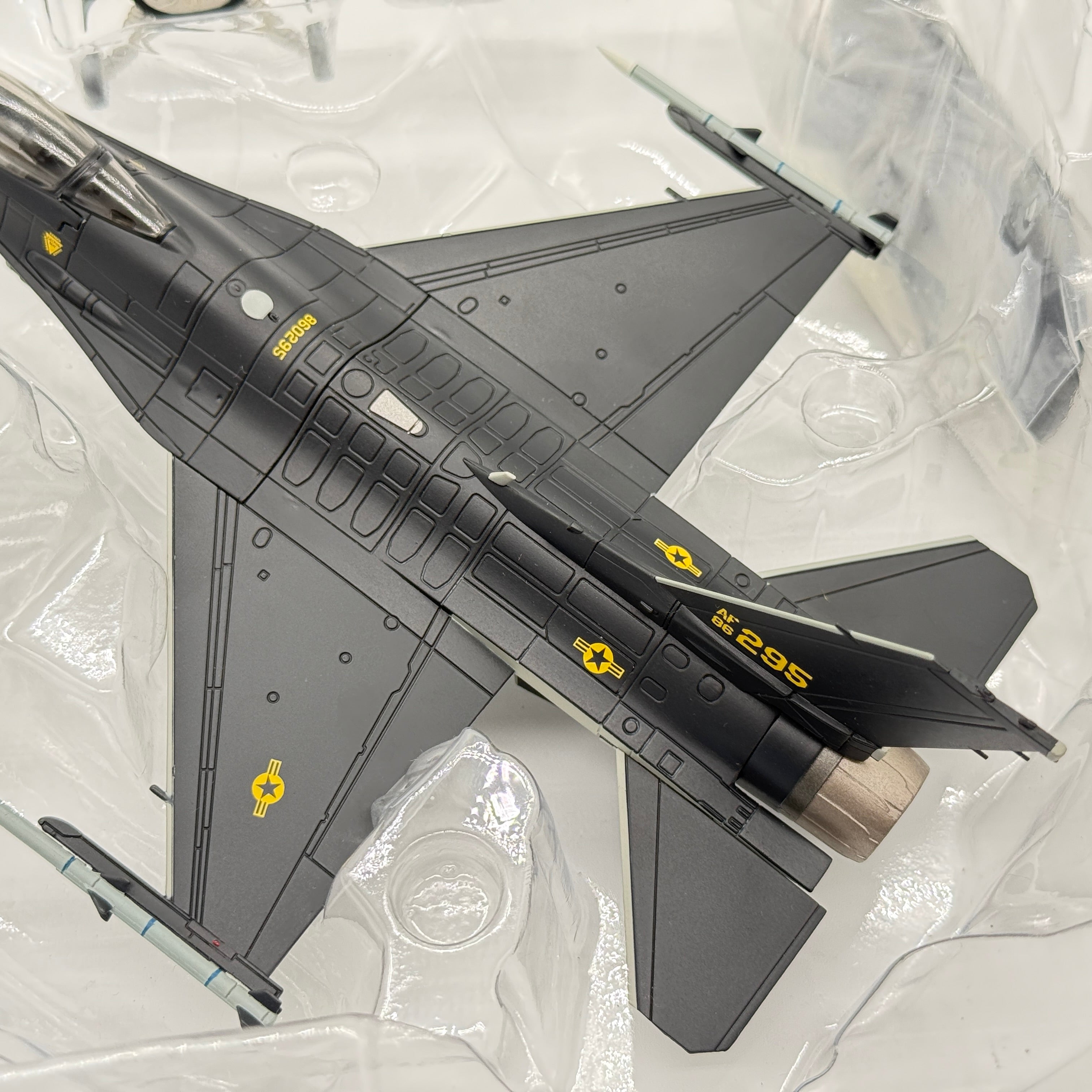 Hobby Master HA3871 1:72 F-16C Fighting Falcon USAF 18th AGRS Alaska 2017