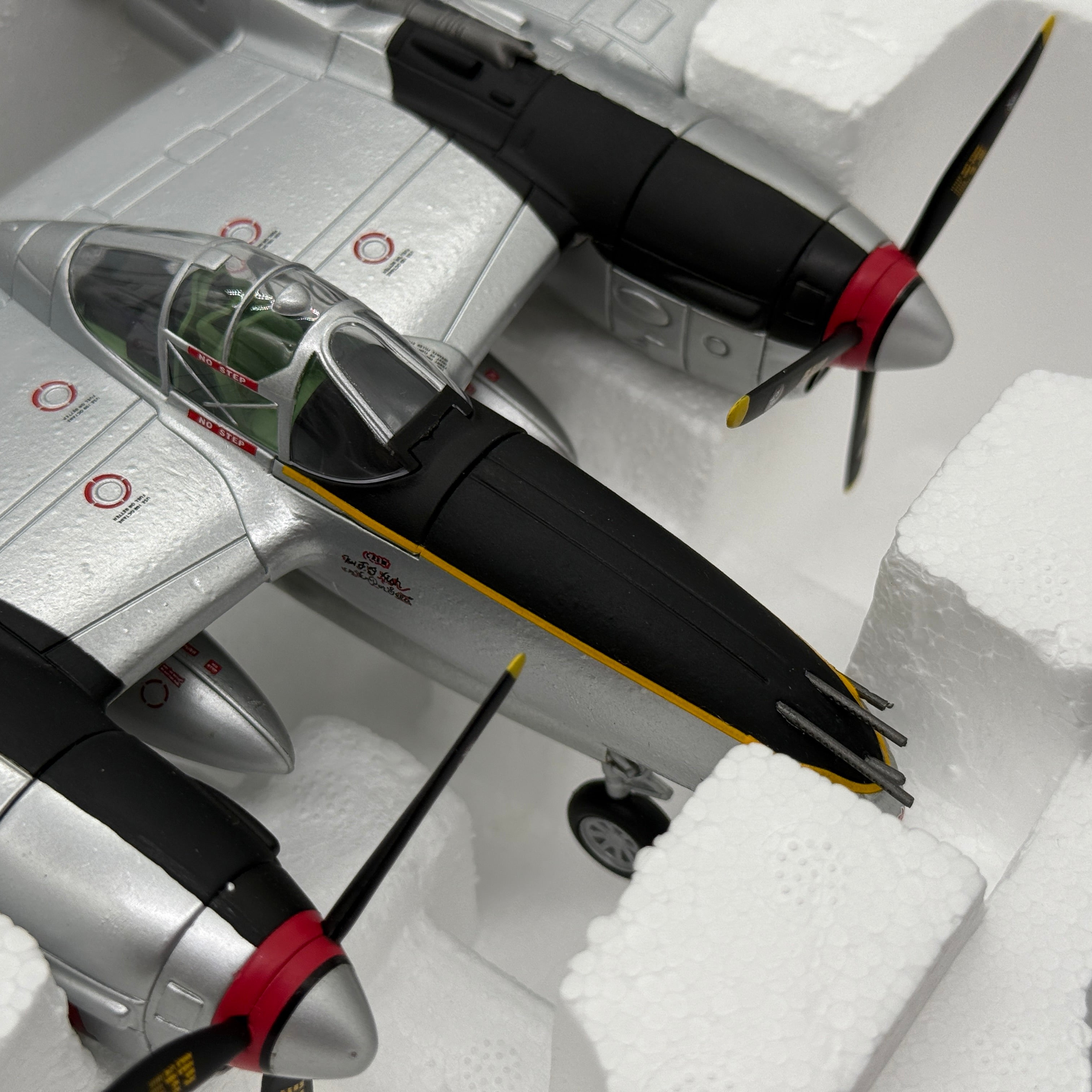 Franklin Mint ART 98113 1:48 Lockheed P-38 Lightning Pudgy V Thomas McGuire 431st FS *FLAWED*