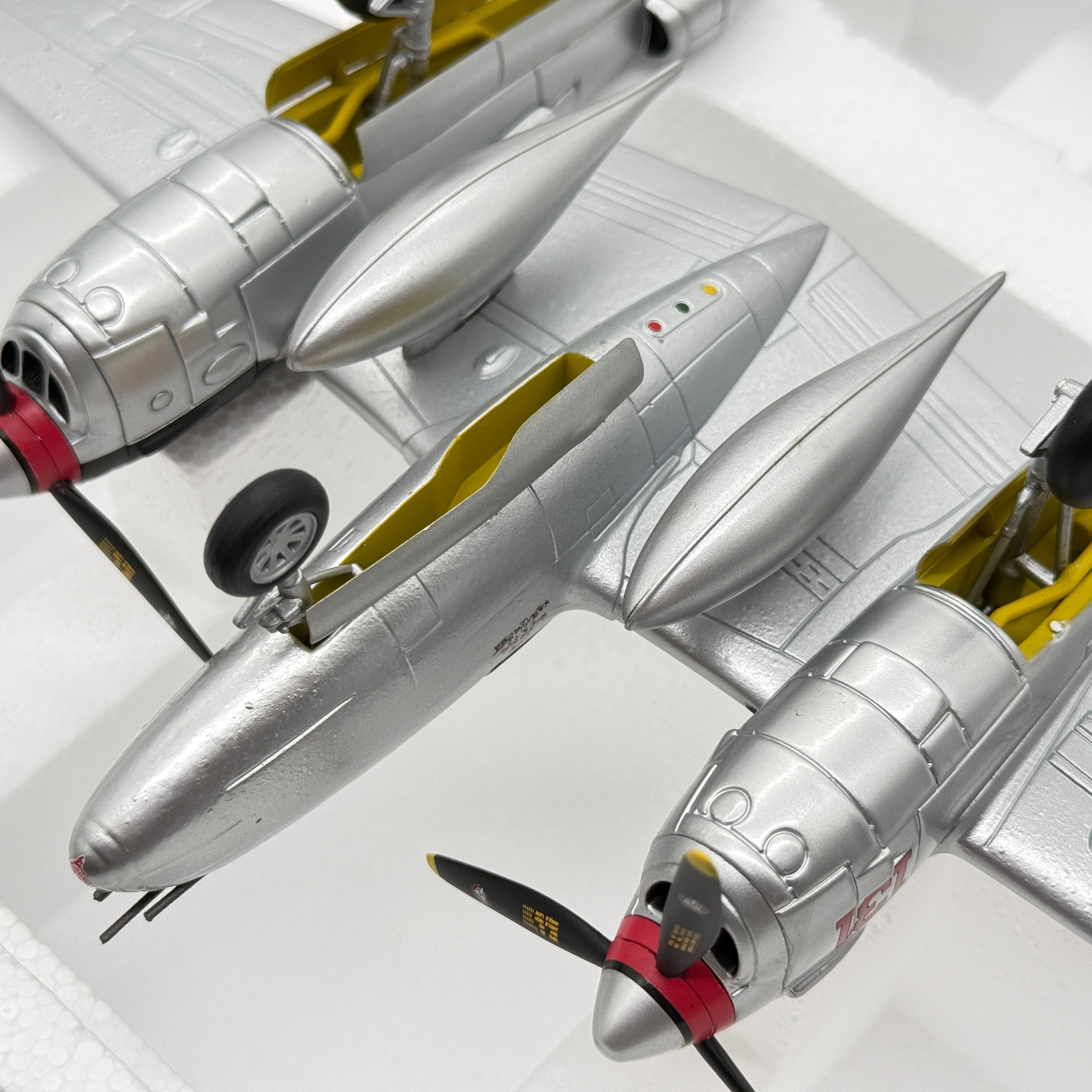 Franklin Mint ART 98113 1:48 Lockheed P-38 Lightning Pudgy V Thomas McGuire 431st FS *FLAWED*