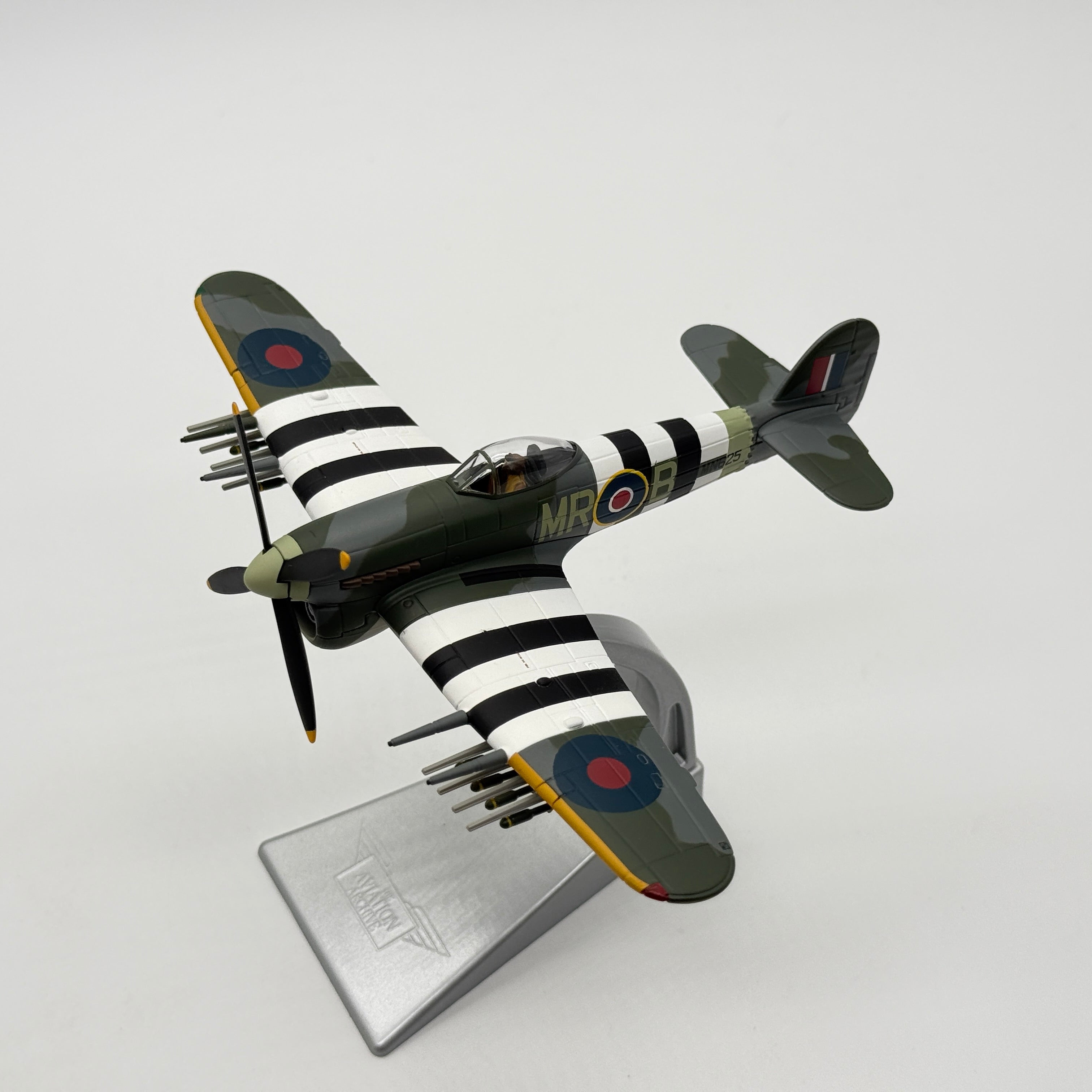 Corgi AA36512 1:72 Hawker Typhoon Mk I RAF No.245 Northern Rhodesian Sqn D-Day England 1944