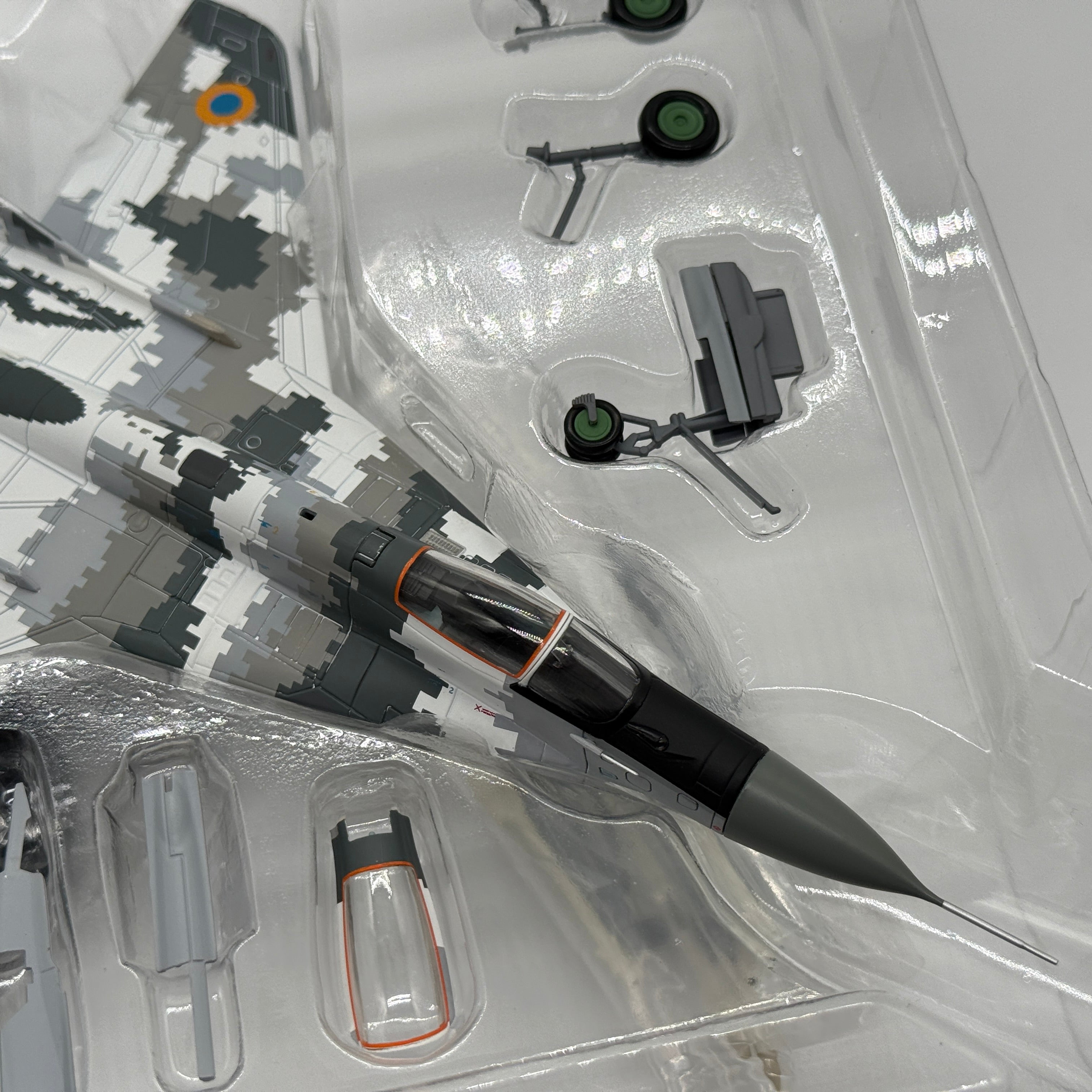 Hobby Master HA6518 1:72 Mikoyan MiG-29MU1 Fulcrum-C Ukrainian Air Force Yellow 57 Digital Camouflage 2014