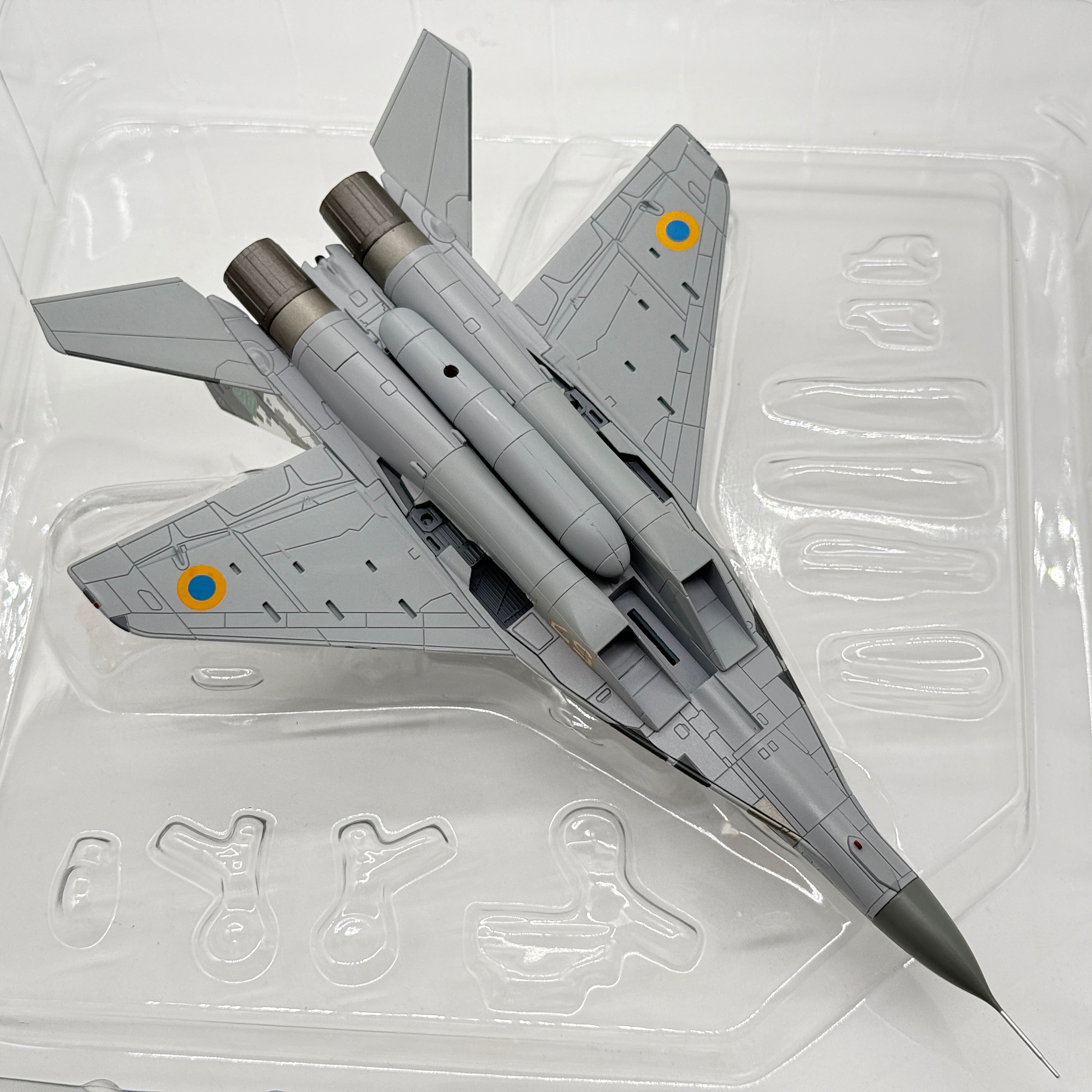 Hobby Master HA6518 1:72 Mikoyan MiG-29MU1 Fulcrum-C Ukrainian Air Force Yellow 57 Digital Camouflage 2014