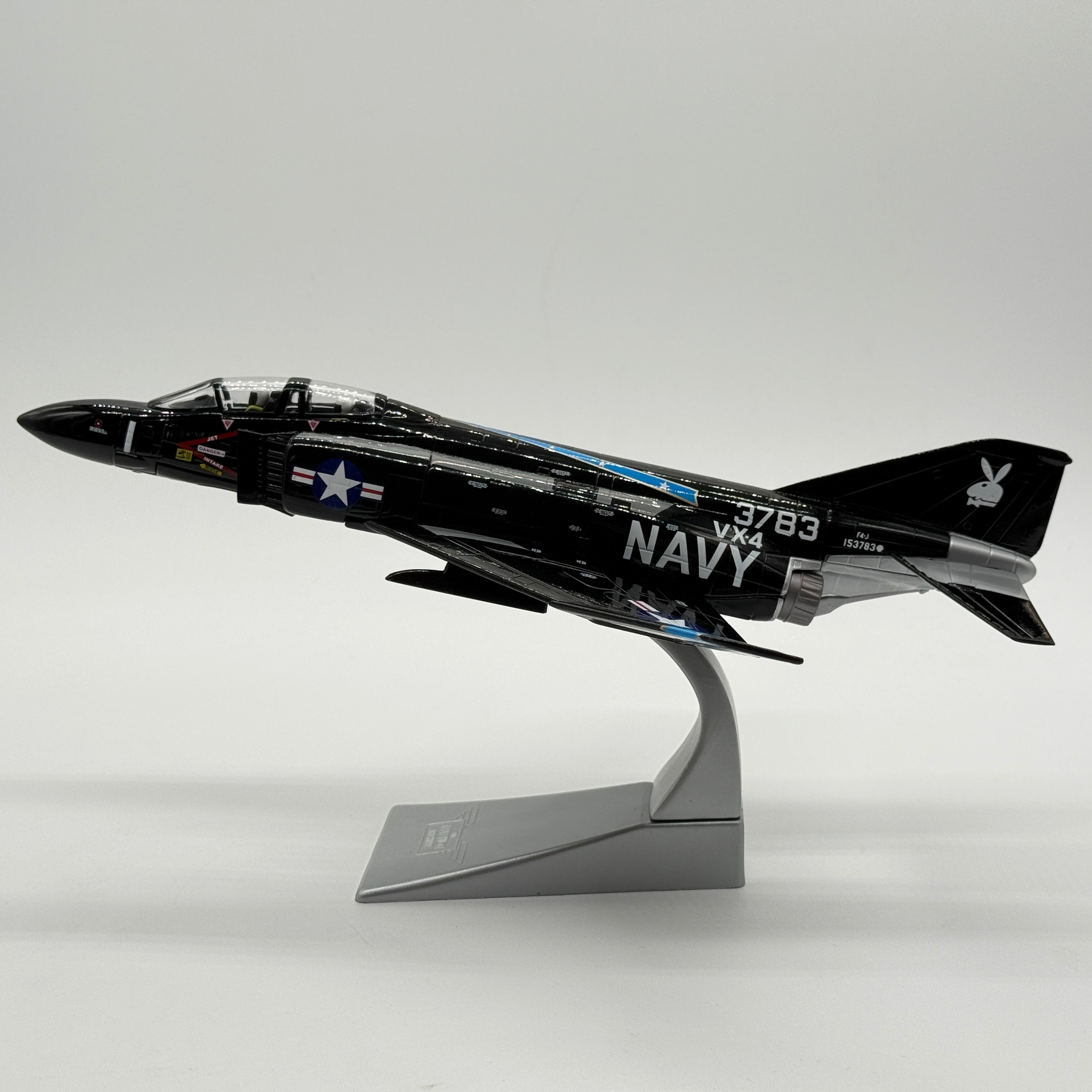 Corgi AA33205 1:72 McDonnell Douglas F-4J Phantom II US Navy VX-4 Vandy 1 Black Bunny NAS Point Mugu 1969