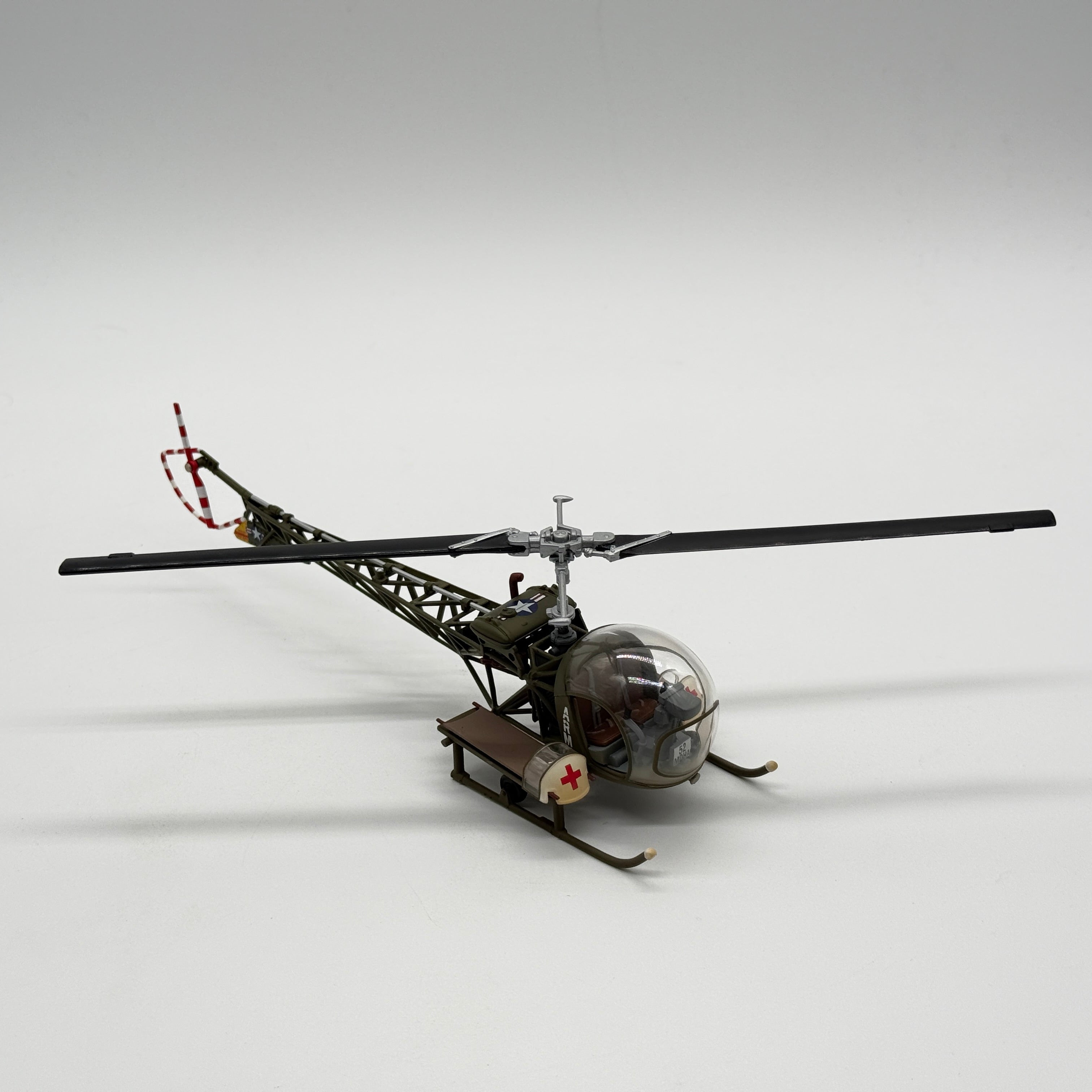 Corgi US51902 1:48 Bell H-13 Sioux US Army Medical Service Corps MASH Korean War