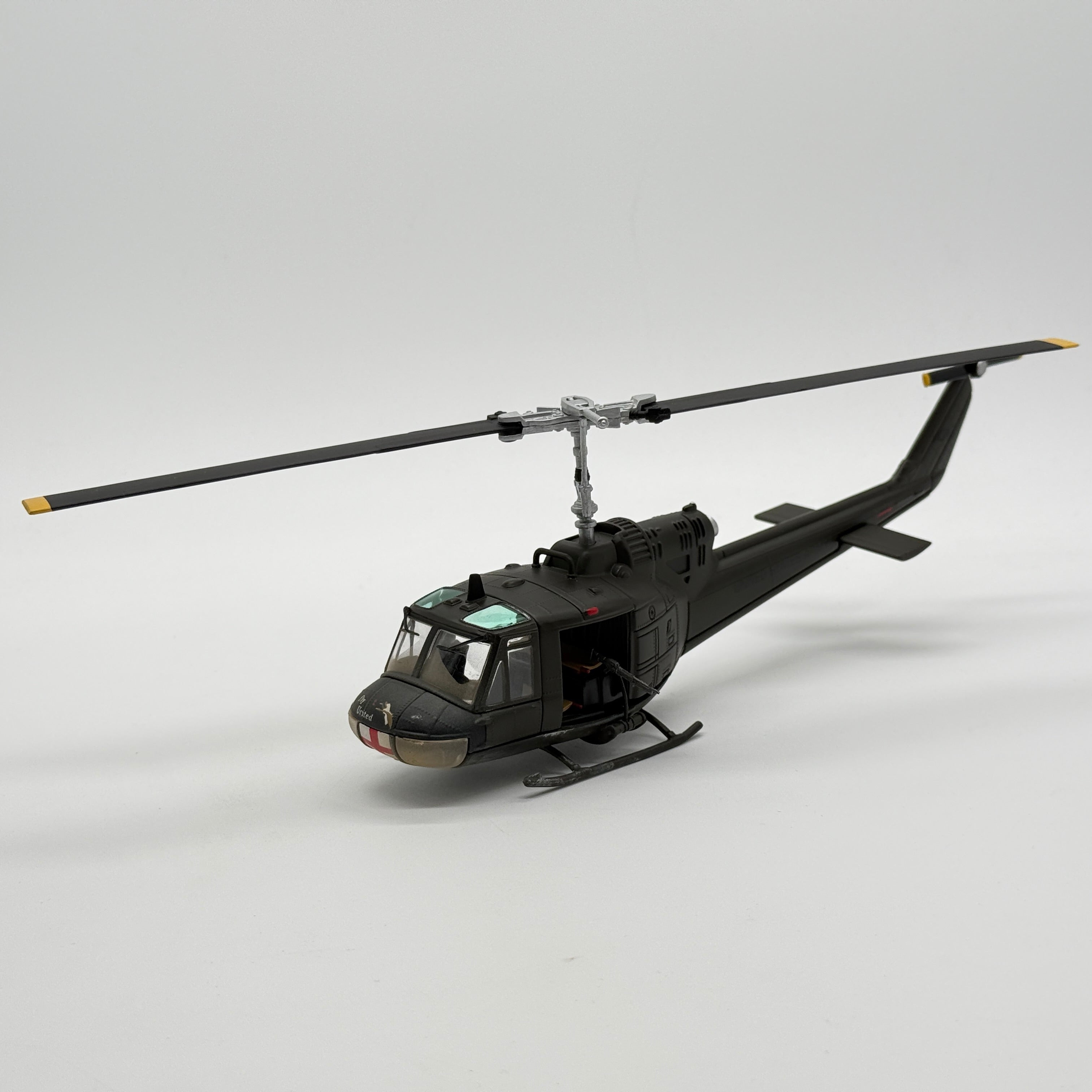Corgi US50405 1:48 Bell UH-1C Huey Medevac US Army Unsung Heroes Vietnam Series II