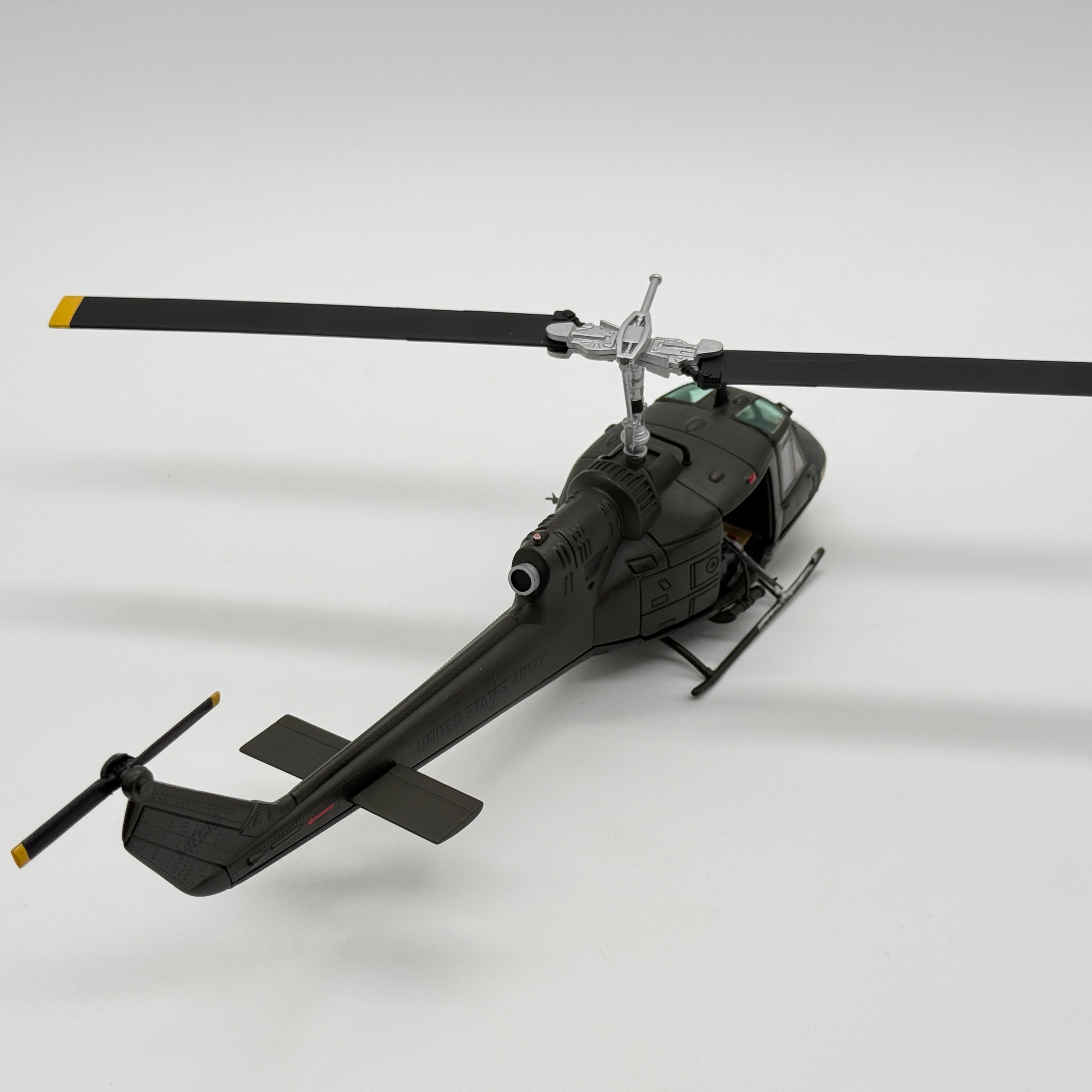 Corgi US50405 1:48 Bell UH-1C Huey Medevac US Army Unsung Heroes Vietnam Series II