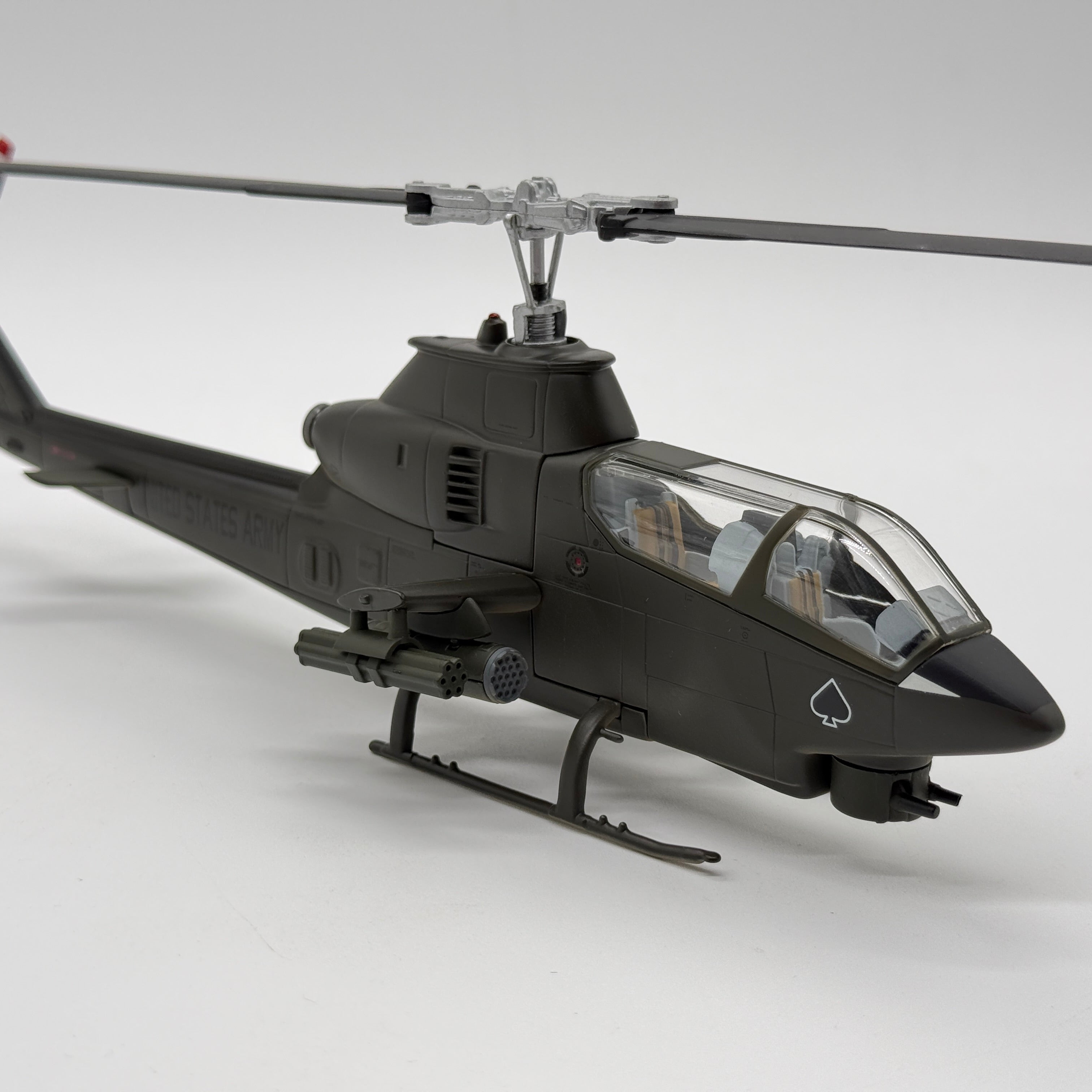 Corgi US51203 1:48 Bell AH-1G Cobra US Army 4th Aviation Battalion Gambler Guns Vietnam