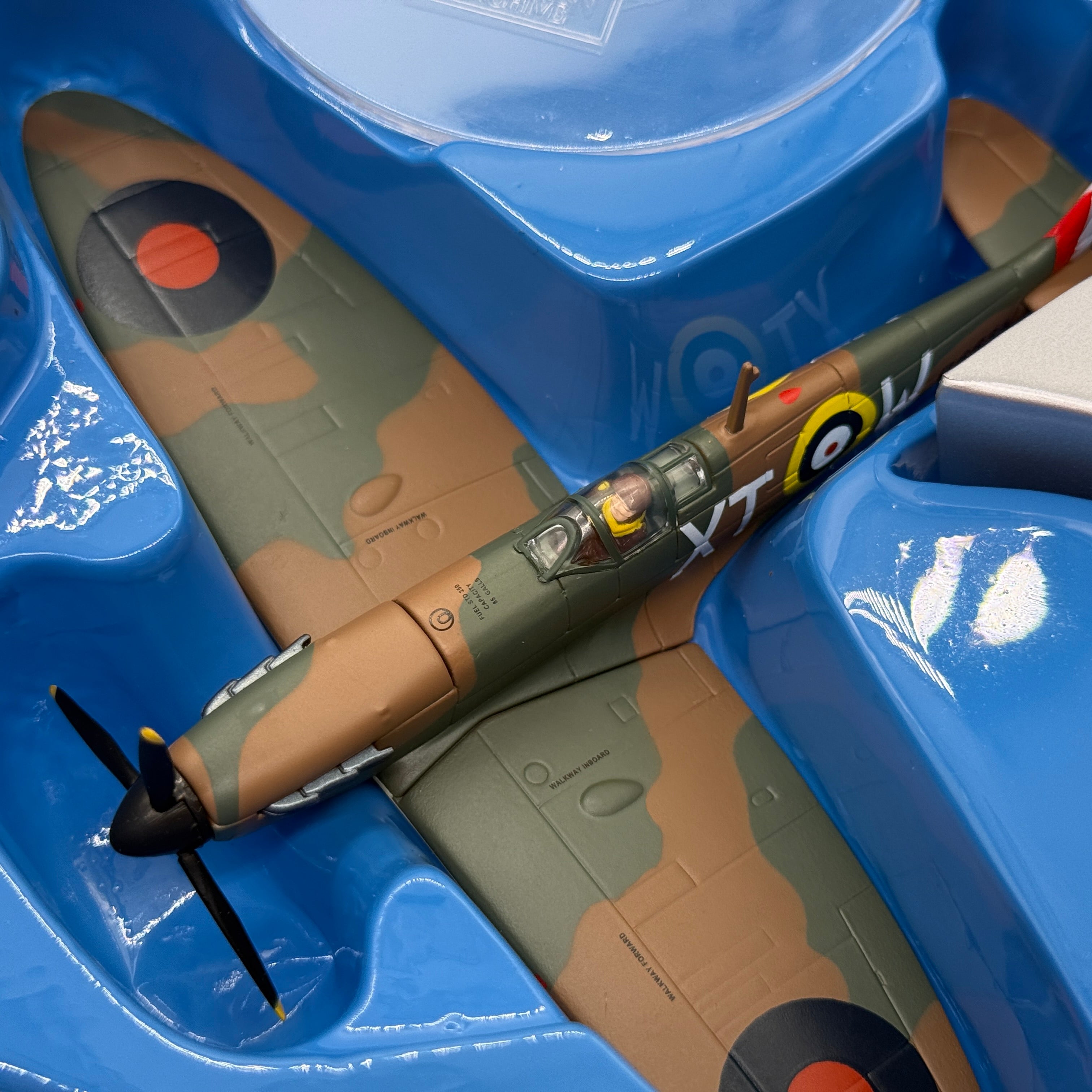 Corgi 49004 1:72 Supermarine Spitfire Mk IA RAF No.603 Sqn R6835 XT-W Brian Carbury Hornchurch Battle of Britain 1940