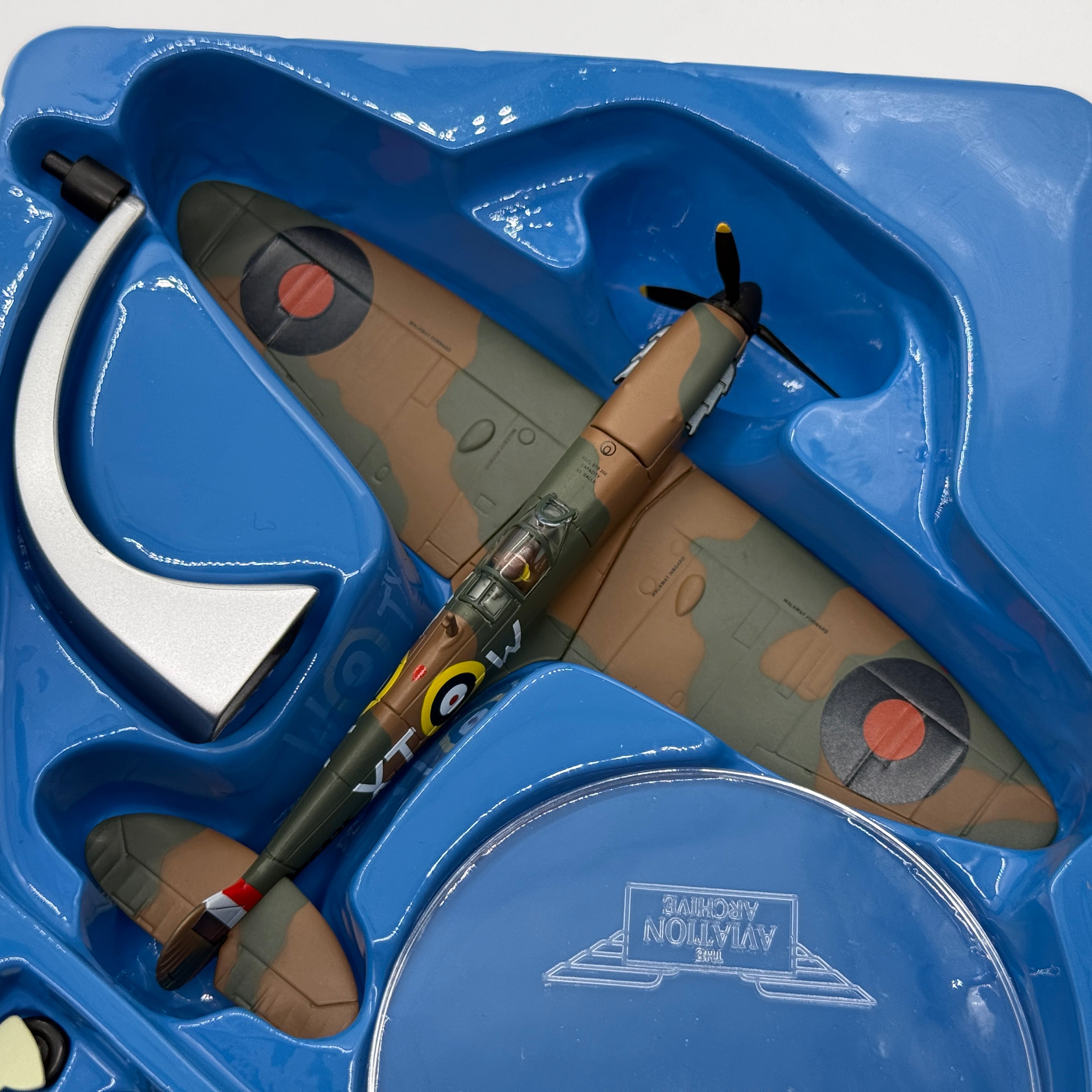 Corgi 49004 1:72 Supermarine Spitfire Mk IA RAF No.603 Sqn R6835 XT-W Brian Carbury Hornchurch Battle of Britain 1940