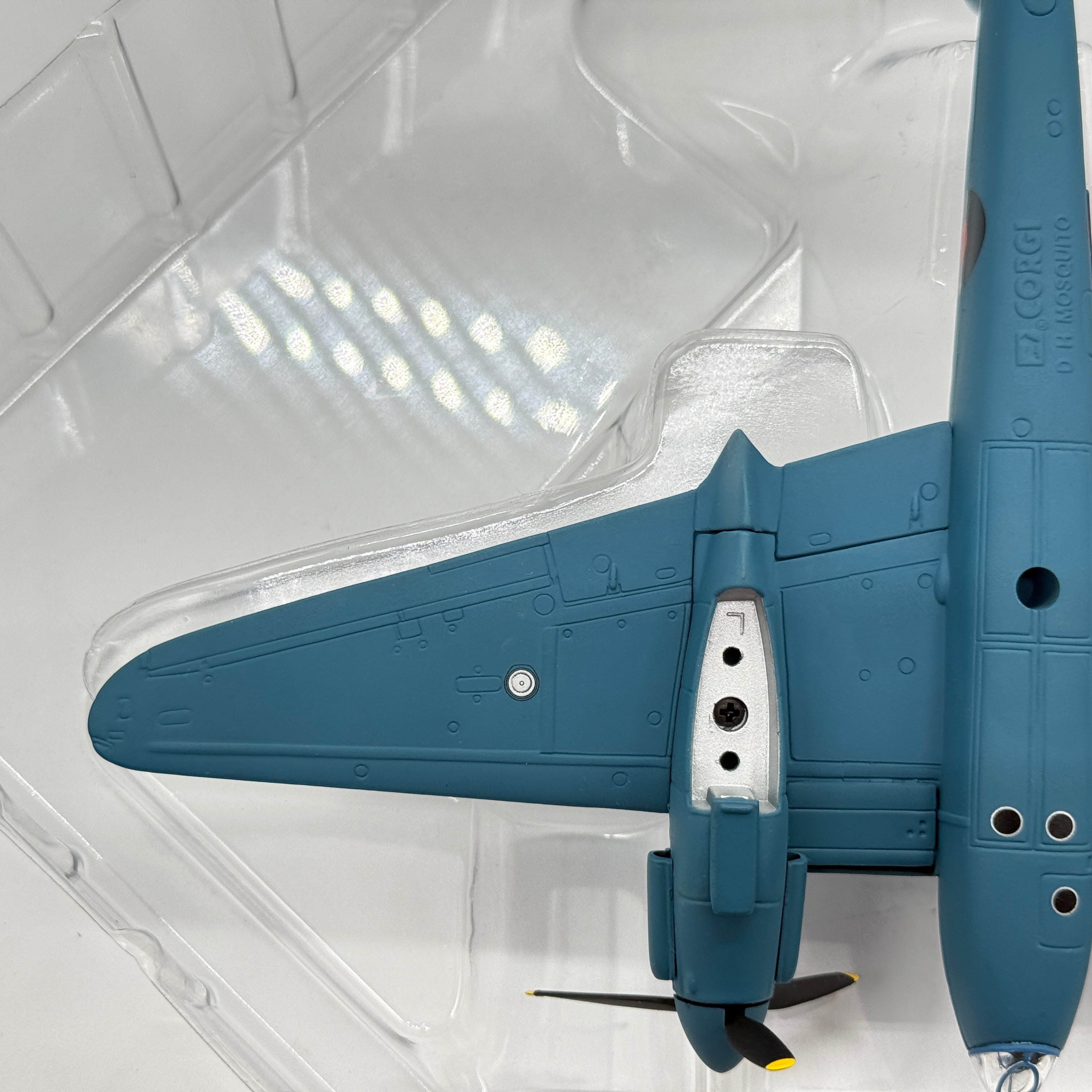 Corgi AA99110 1:72 RAF No.1 PRU Reconnaissance Set Mosquito PR.IV DZ473 and Spitfire PR.VII R7059 RAF Benson