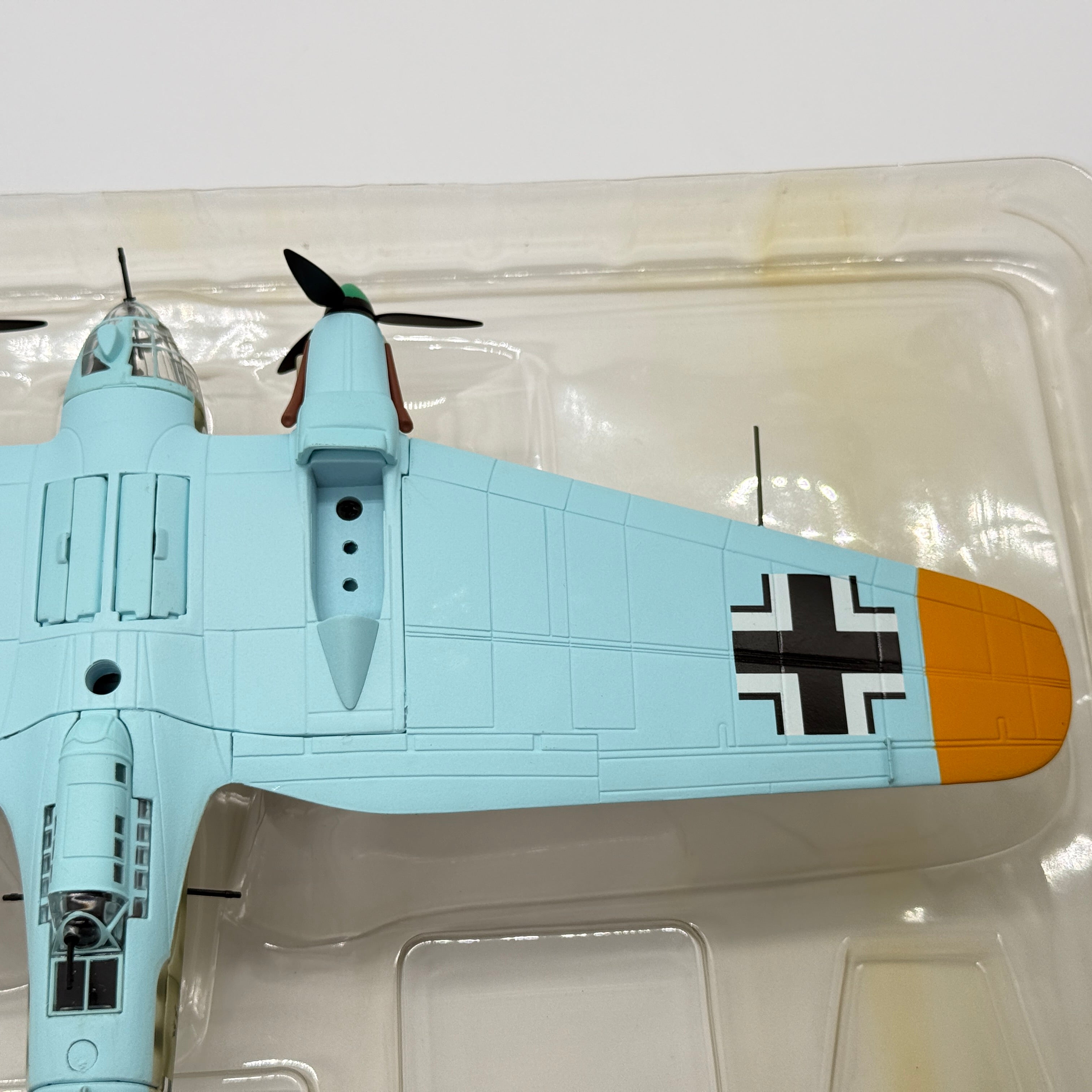 Corgi AA33702 1:72 Heinkel He 111H-6 Luftwaffe 7A+FA Gefechtsverband Kuhlmey Immola Finland July 1944