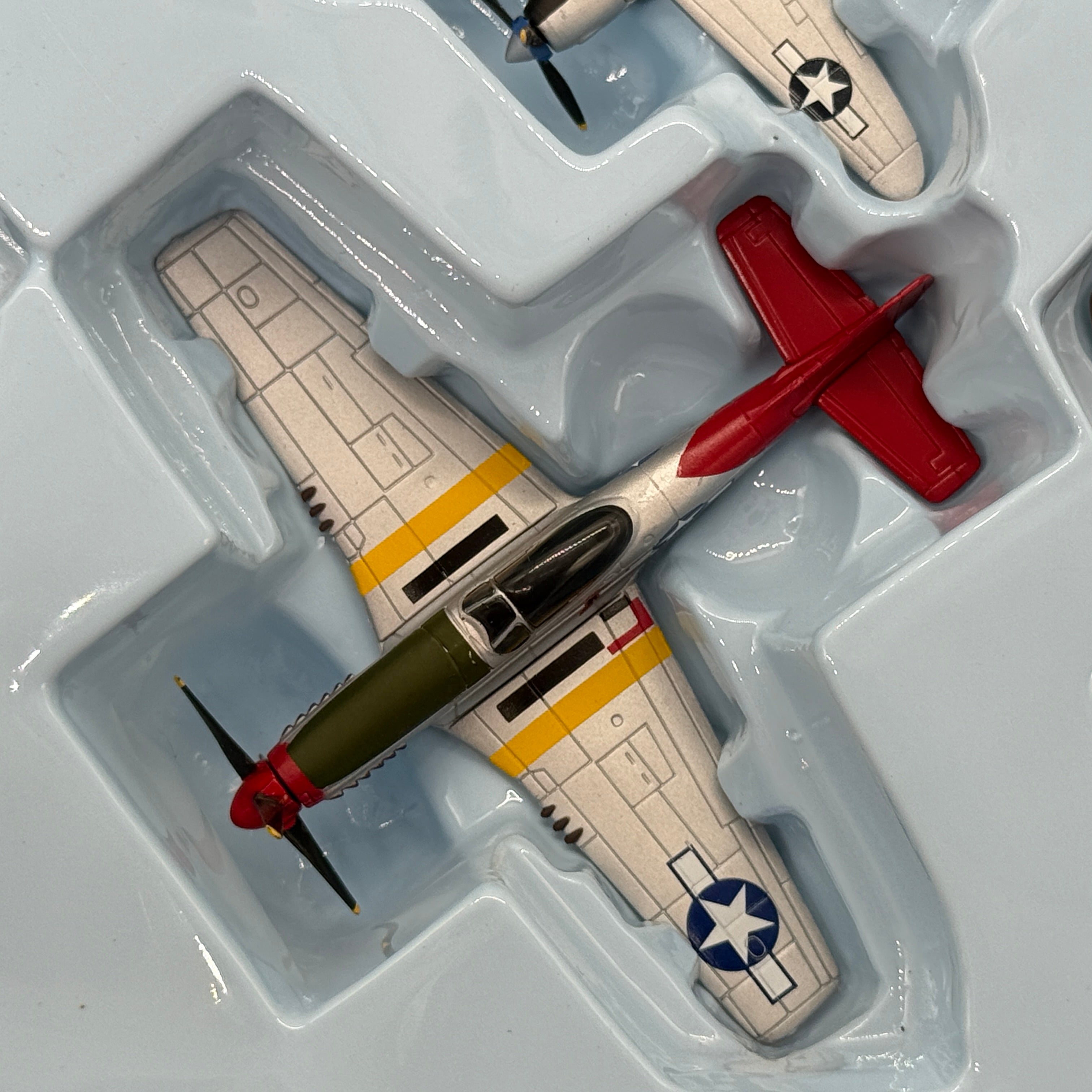 Corgi CSFS01006 Fighter Scramble Spitfire Zero P-51D Mustang Bf 109 P-38 Lightning F4U Corsair 6-Plane Set
