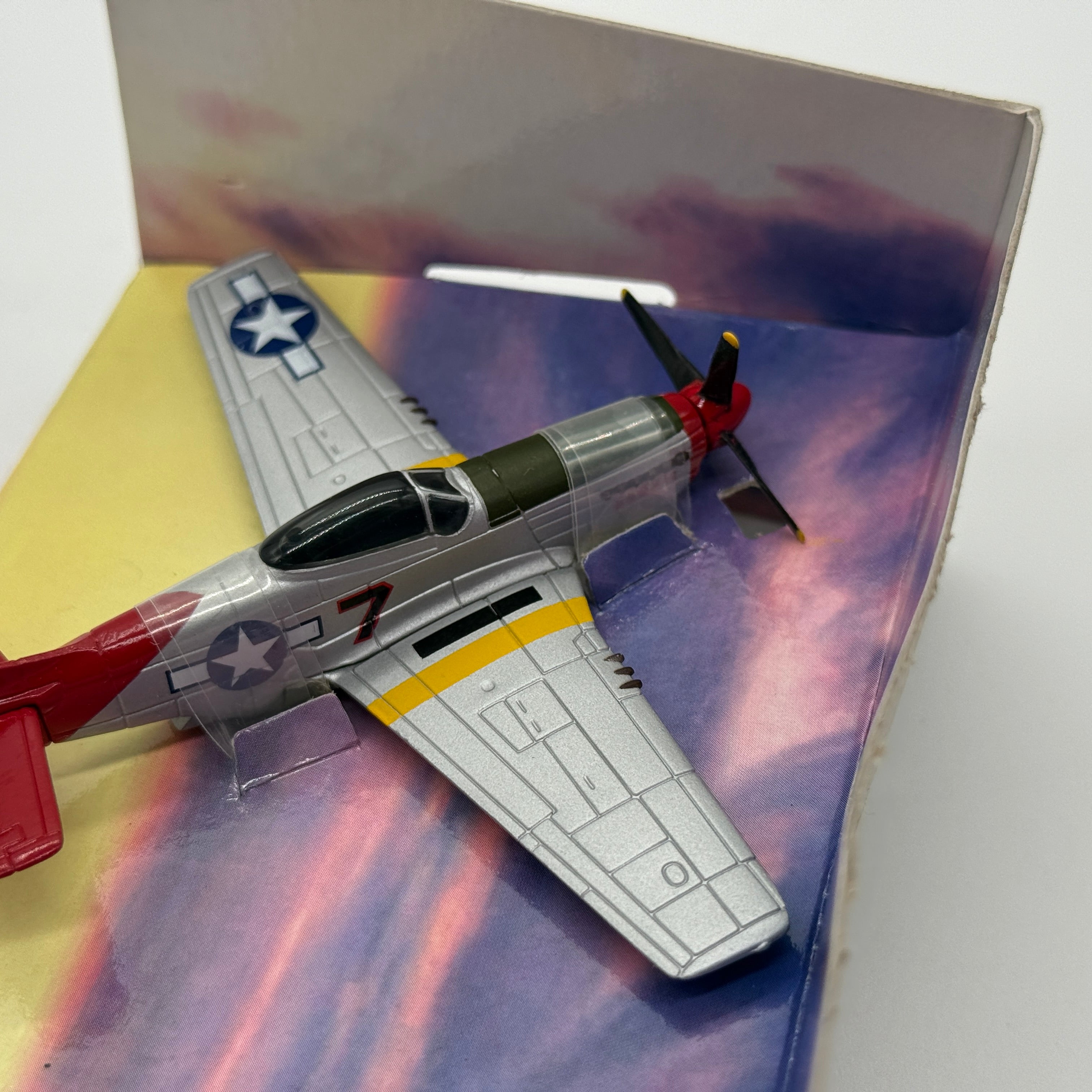 Corgi CS90017 1:110 North American P-51D Mustang Bunnie Roscoe Brown Tuskegee Airmen Italy 1945