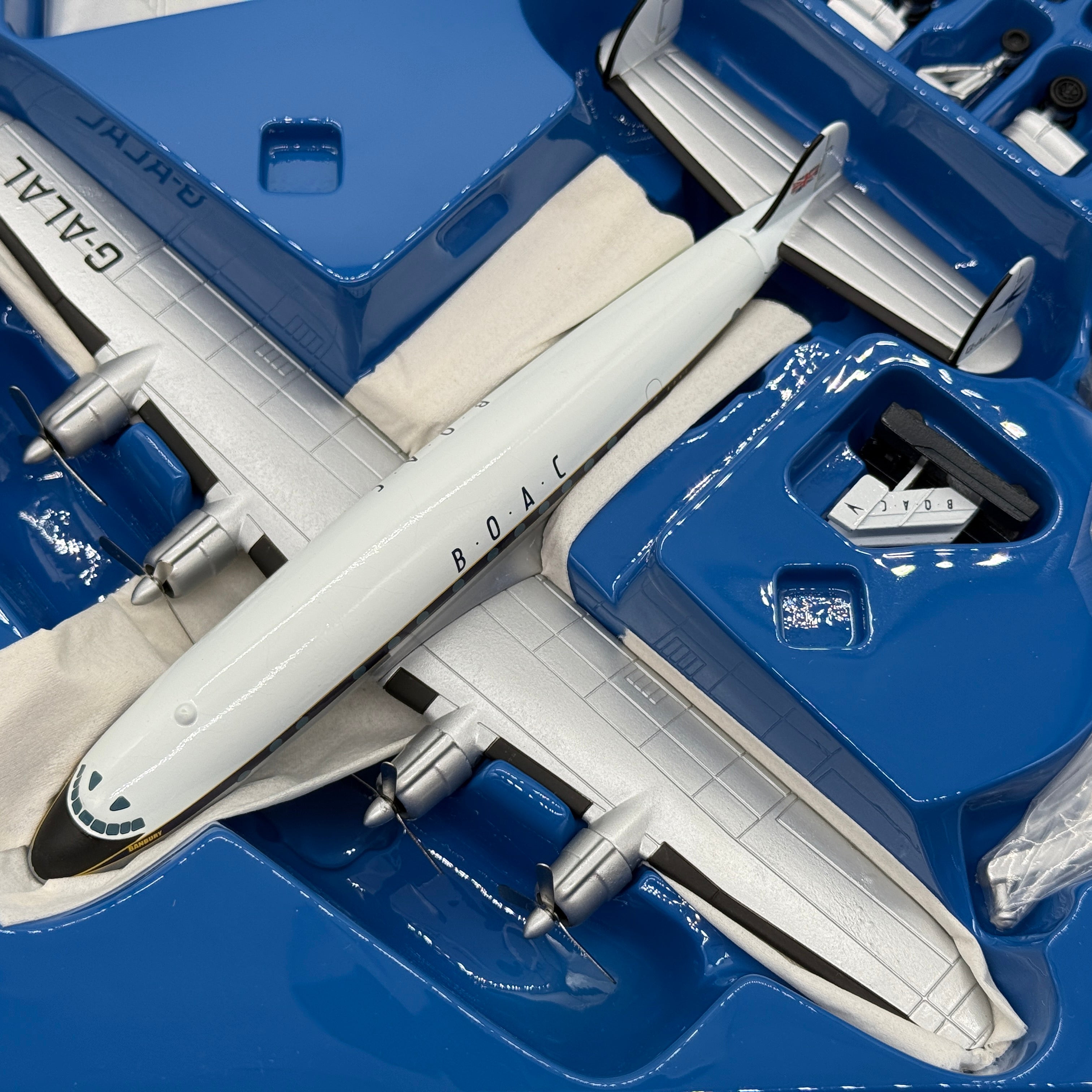 Corgi AA30401 1:144 Lockheed L-749 Constellation BOAC G-ALAL Banbury