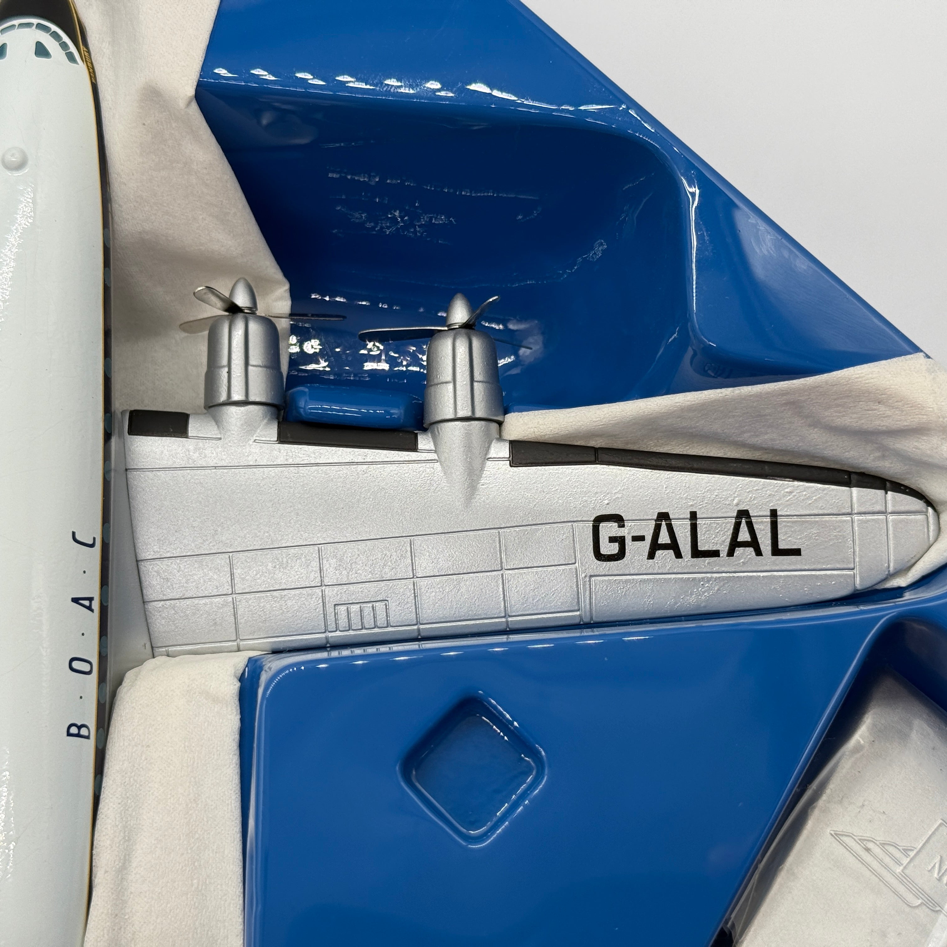 Corgi AA30401 1:144 Lockheed L-749 Constellation BOAC G-ALAL Banbury