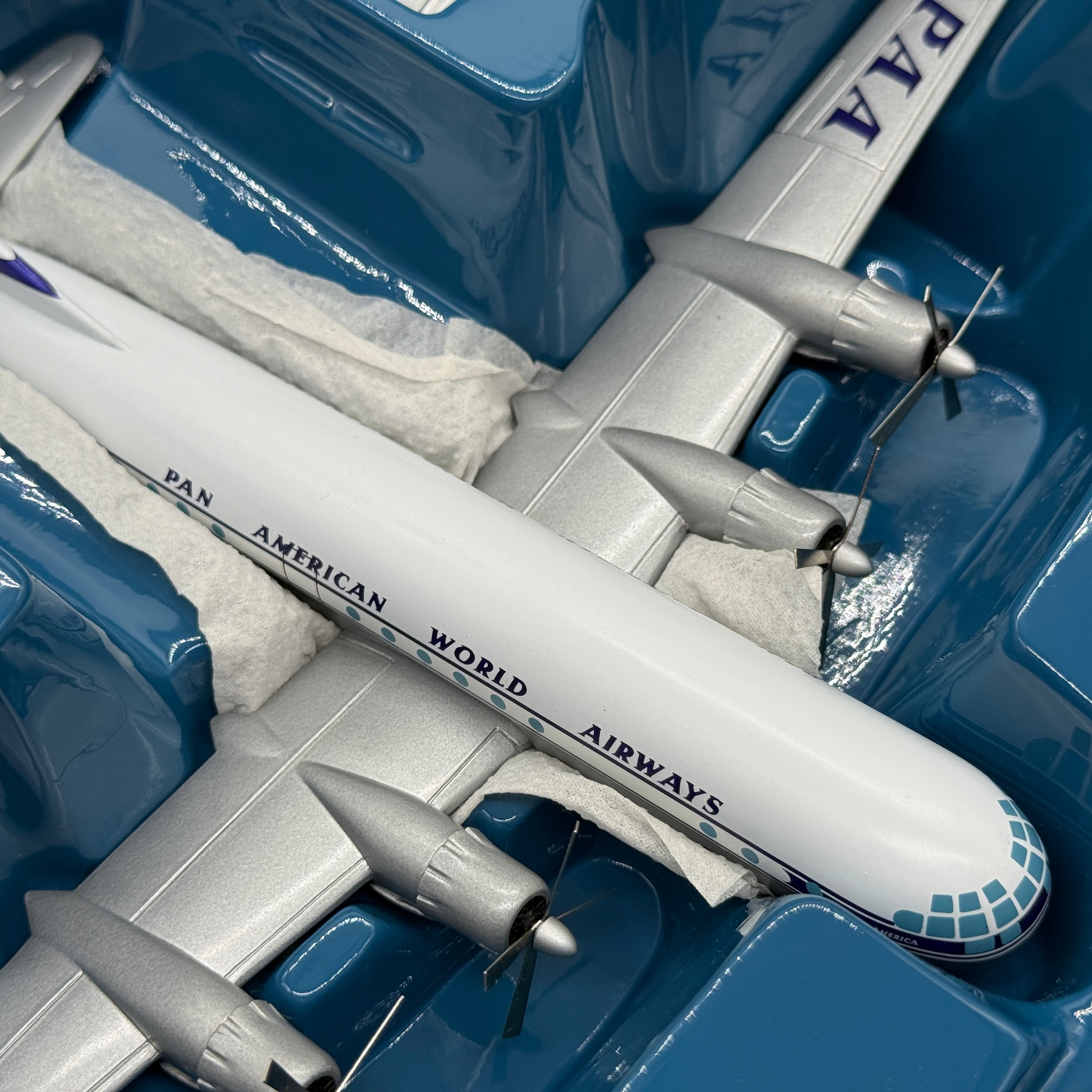 Corgi 48101 1:144 Boeing 377 Stratocruiser Pan Am N1030V Clipper America