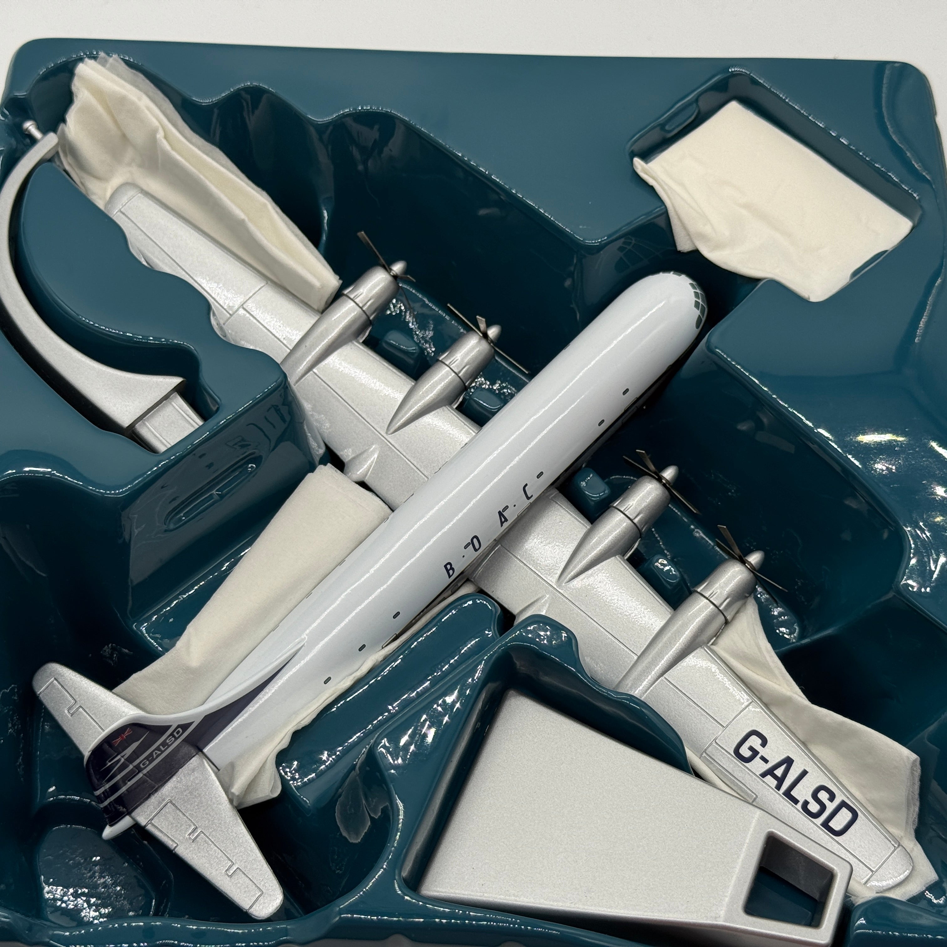 Corgi 48105 1:144 Boeing 377 Stratocruiser BOAC G-ALSD Cassiopeia
