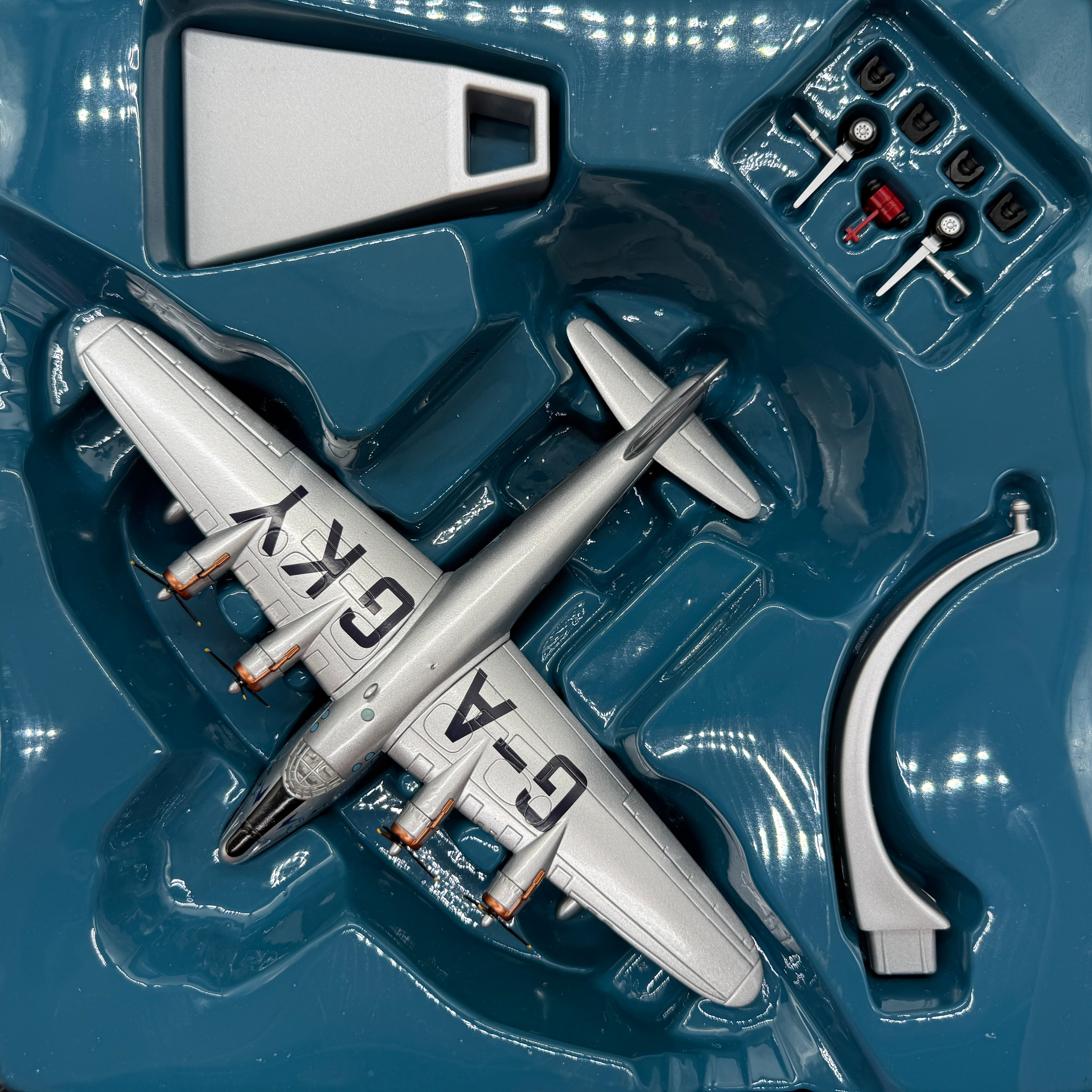 Corgi 48802 1:144 Short Sunderland III Hythe Class BOAC G-AGKY Hungerford