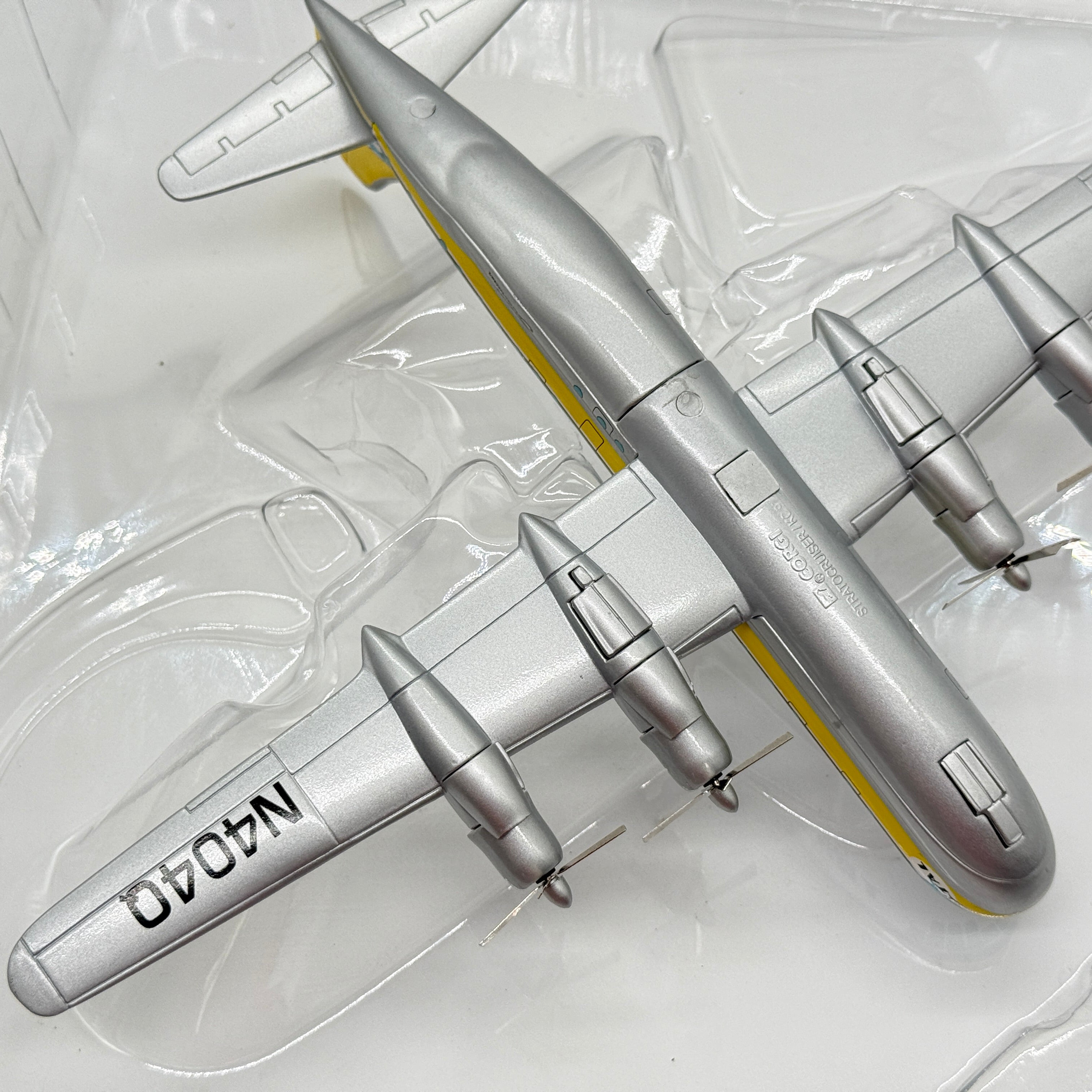 Corgi 48106 1:144 Boeing 377 Stratocruiser Transocean Airlines N404Q
