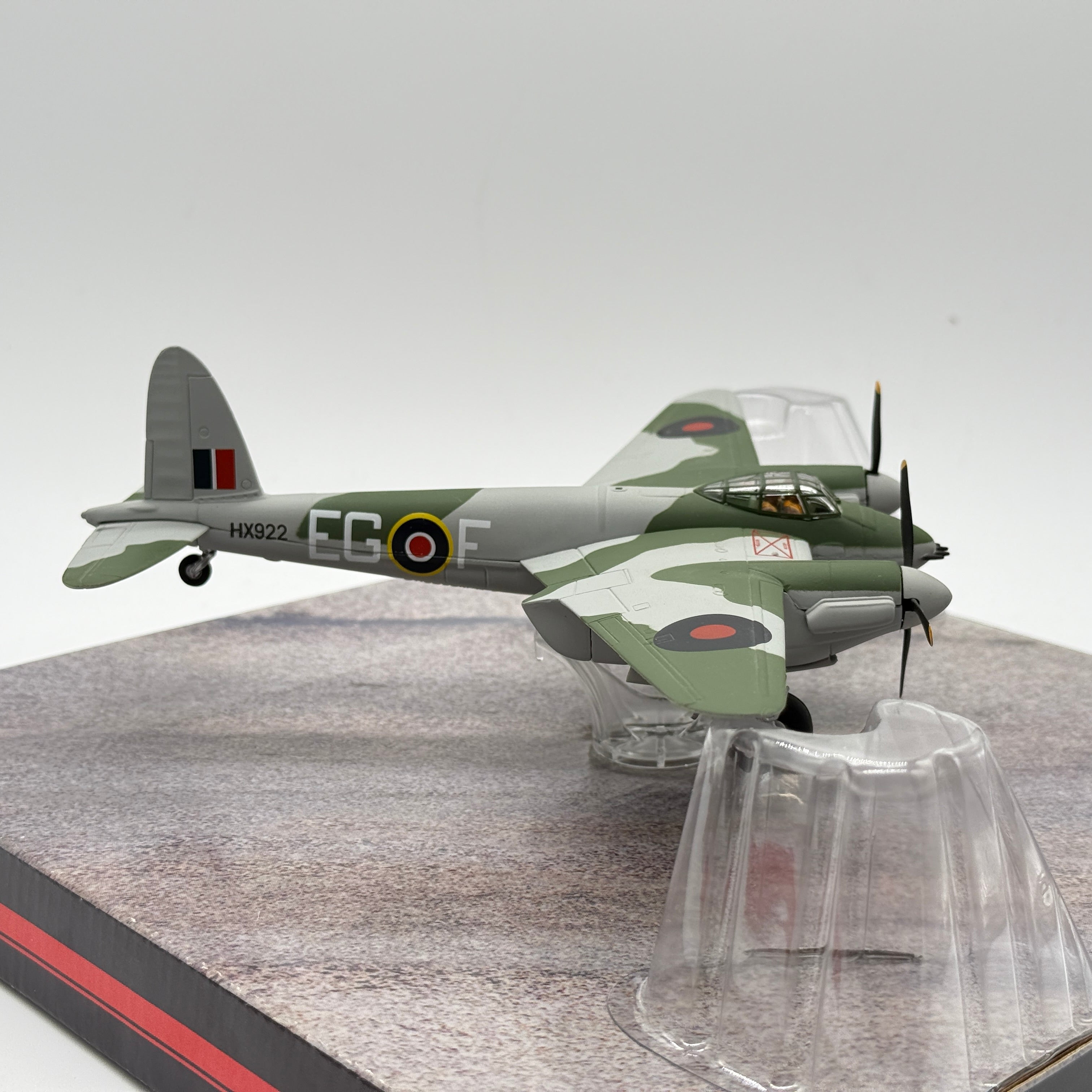 Corgi AA32810 1:72 de Havilland Mosquito FB.VI HX922 EG-F Percy Pickard Operation Jericho Amiens 1944
