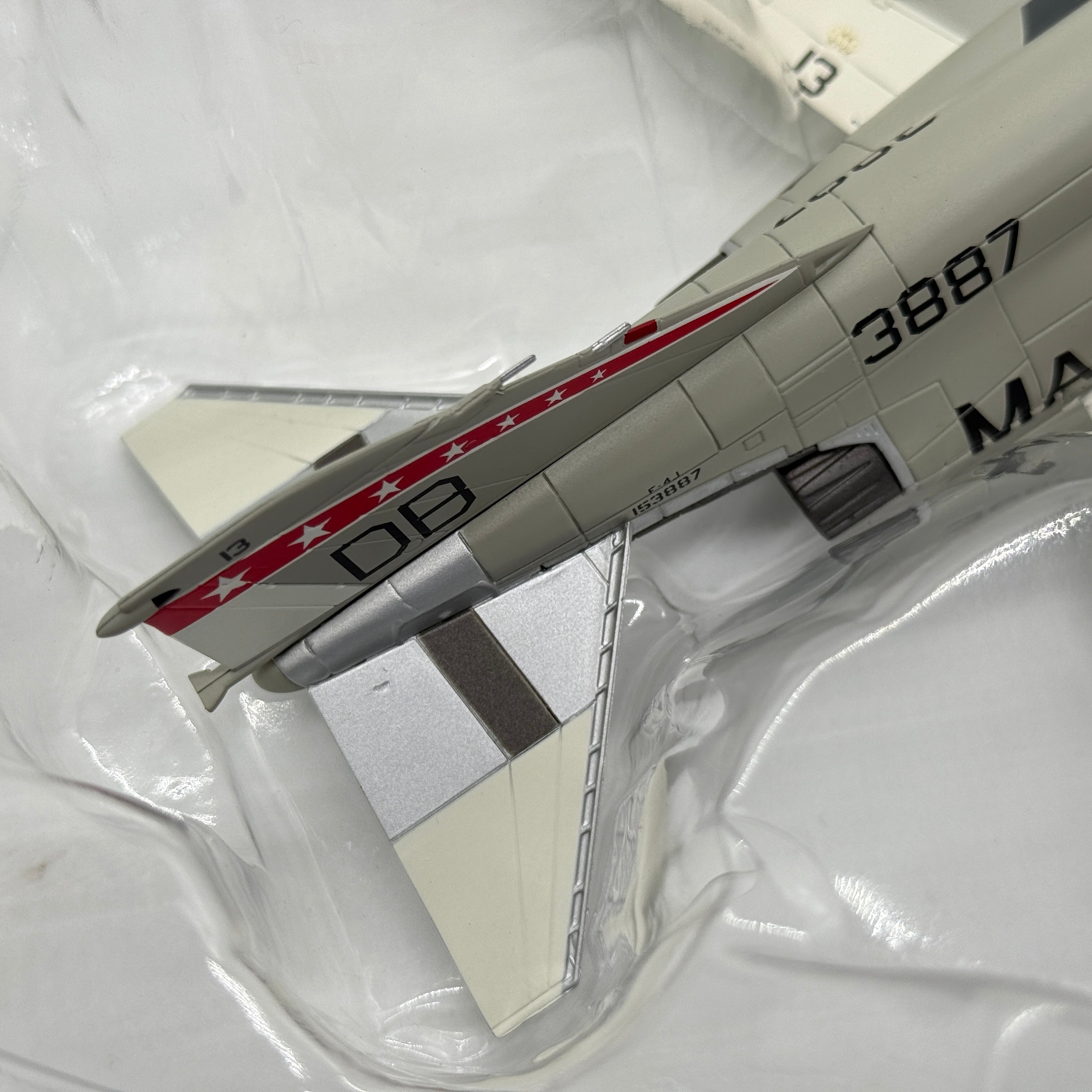 Hobby Master HA19024 1:72 McDonnell Douglas F-4J Phantom II USMC VMFA-235 Death Angels DB13 153887 1972