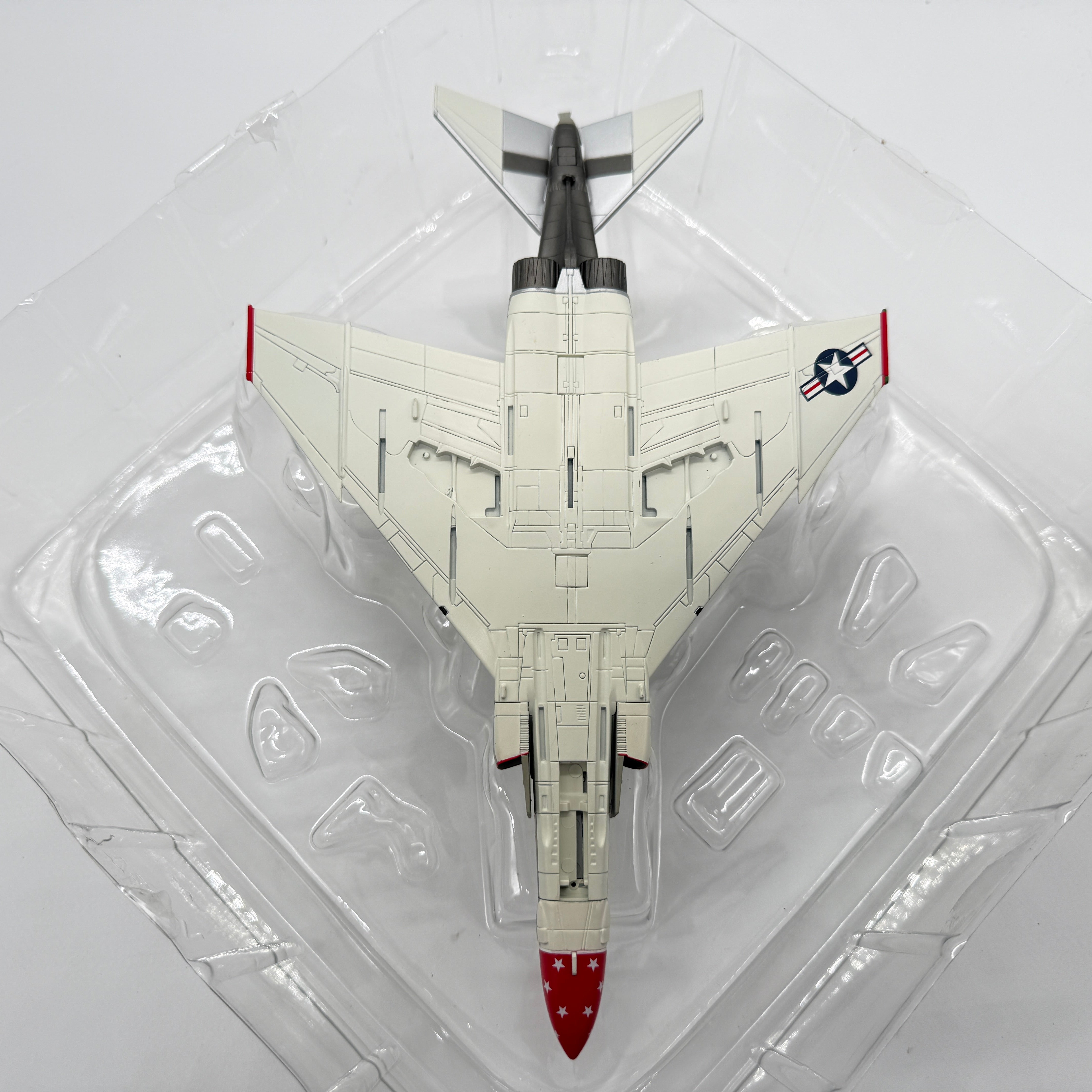 Hobby Master HA19024 1:72 McDonnell Douglas F-4J Phantom II USMC VMFA-235 Death Angels DB13 153887 1972