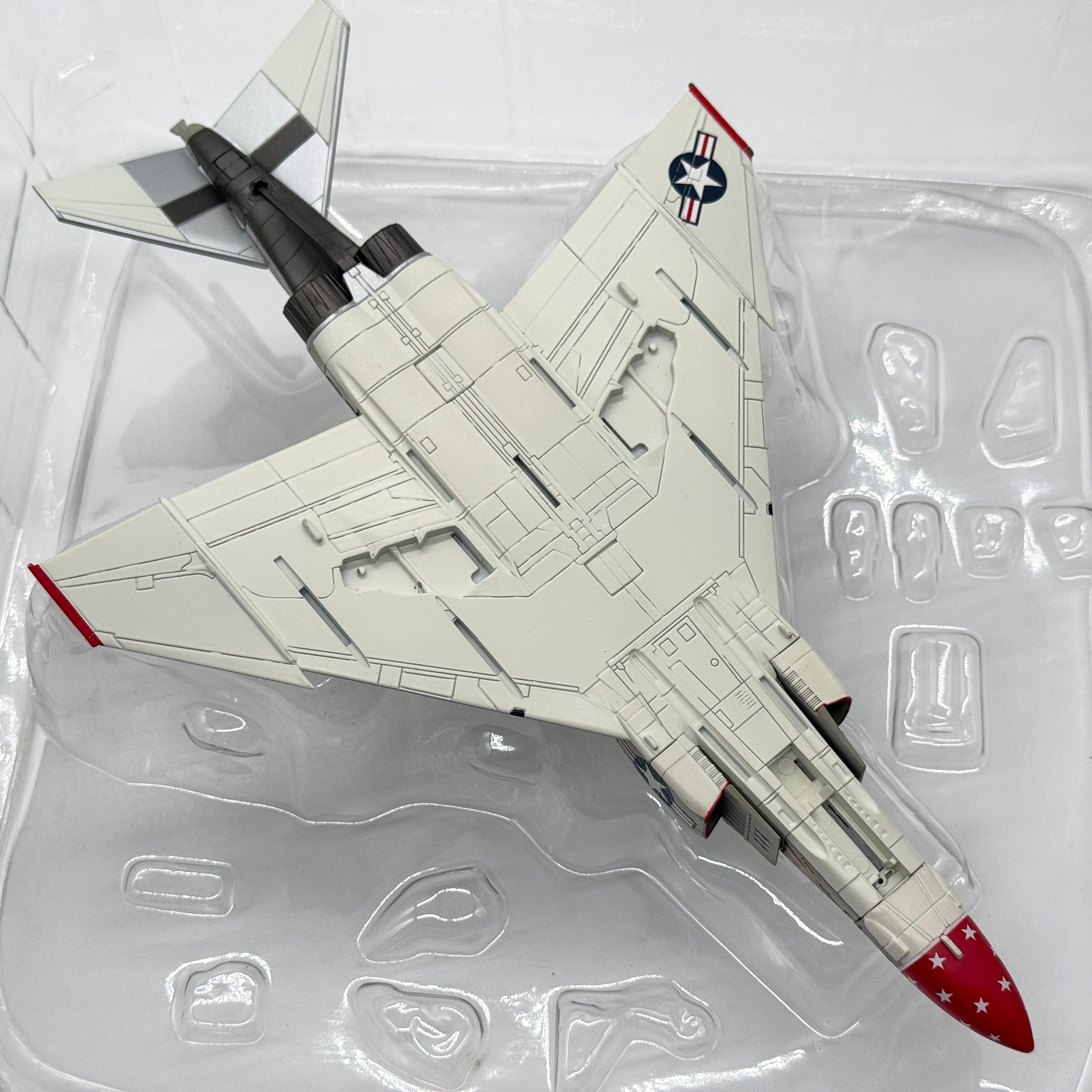 Hobby Master HA19024 1:72 McDonnell Douglas F-4J Phantom II USMC VMFA-235 Death Angels DB13 153887 1972