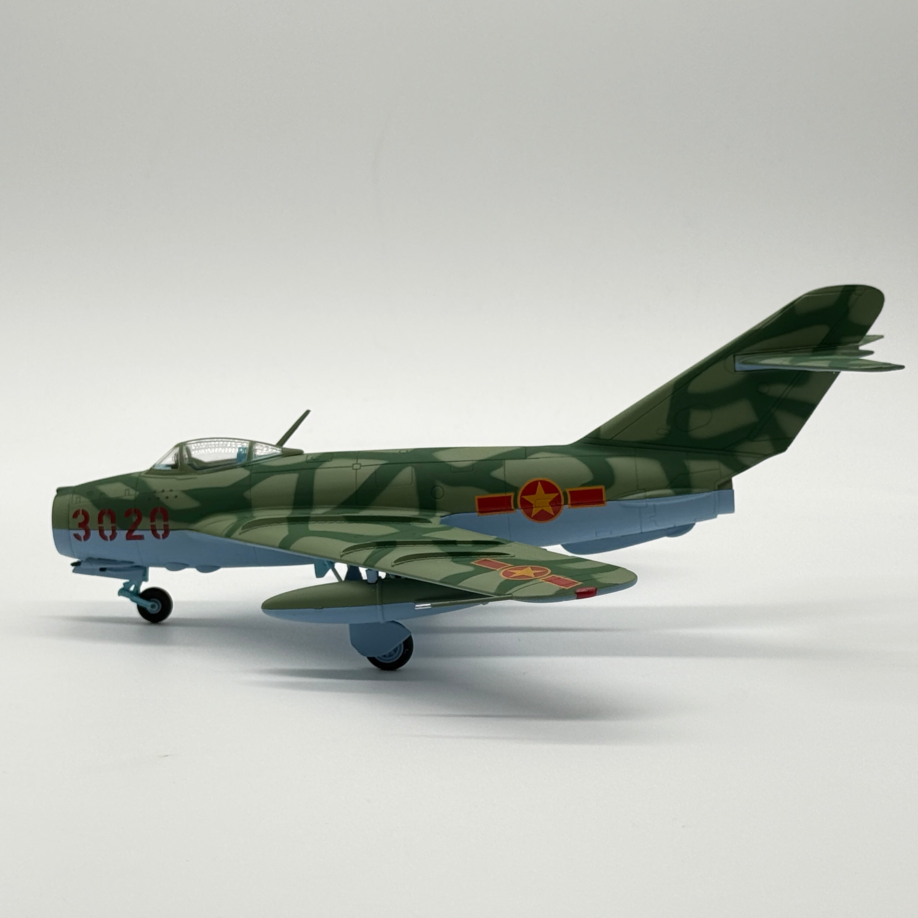 Franklin Mint B11E201 1:48 MiG-17F 3020 North Vietnamese Air Force Colonel Tomb Vietnam War