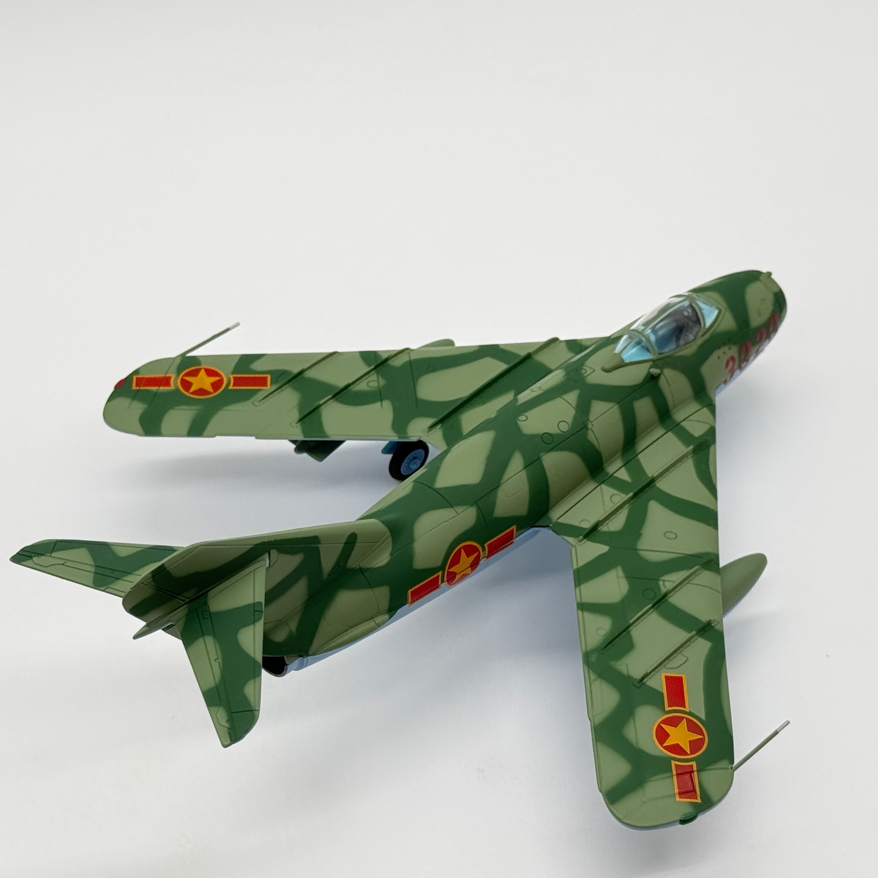 Franklin Mint B11E201 1:48 MiG-17F 3020 North Vietnamese Air Force Colonel Tomb Vietnam War