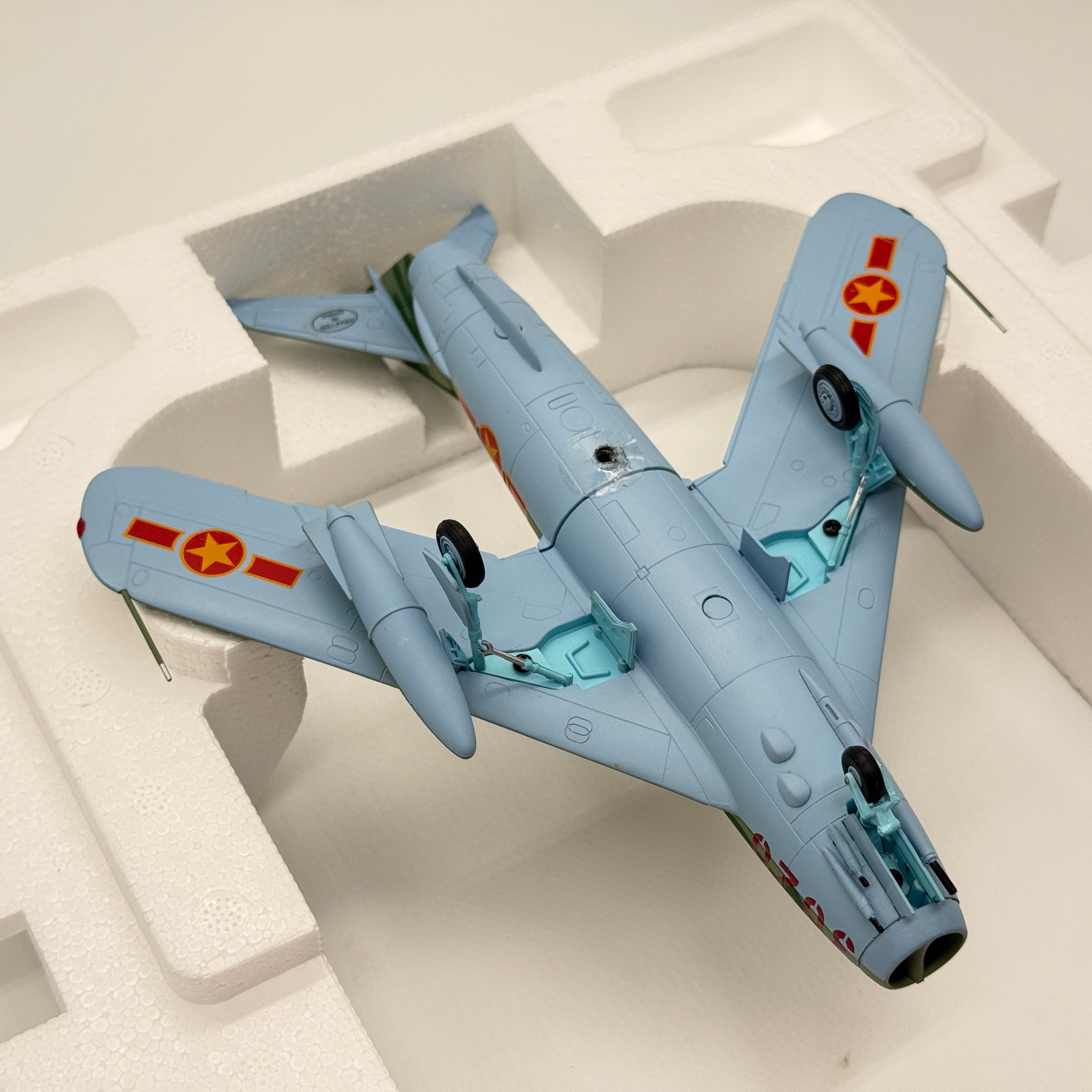 Franklin Mint B11E201 1:48 MiG-17F 3020 North Vietnamese Air Force Colonel Tomb Vietnam War