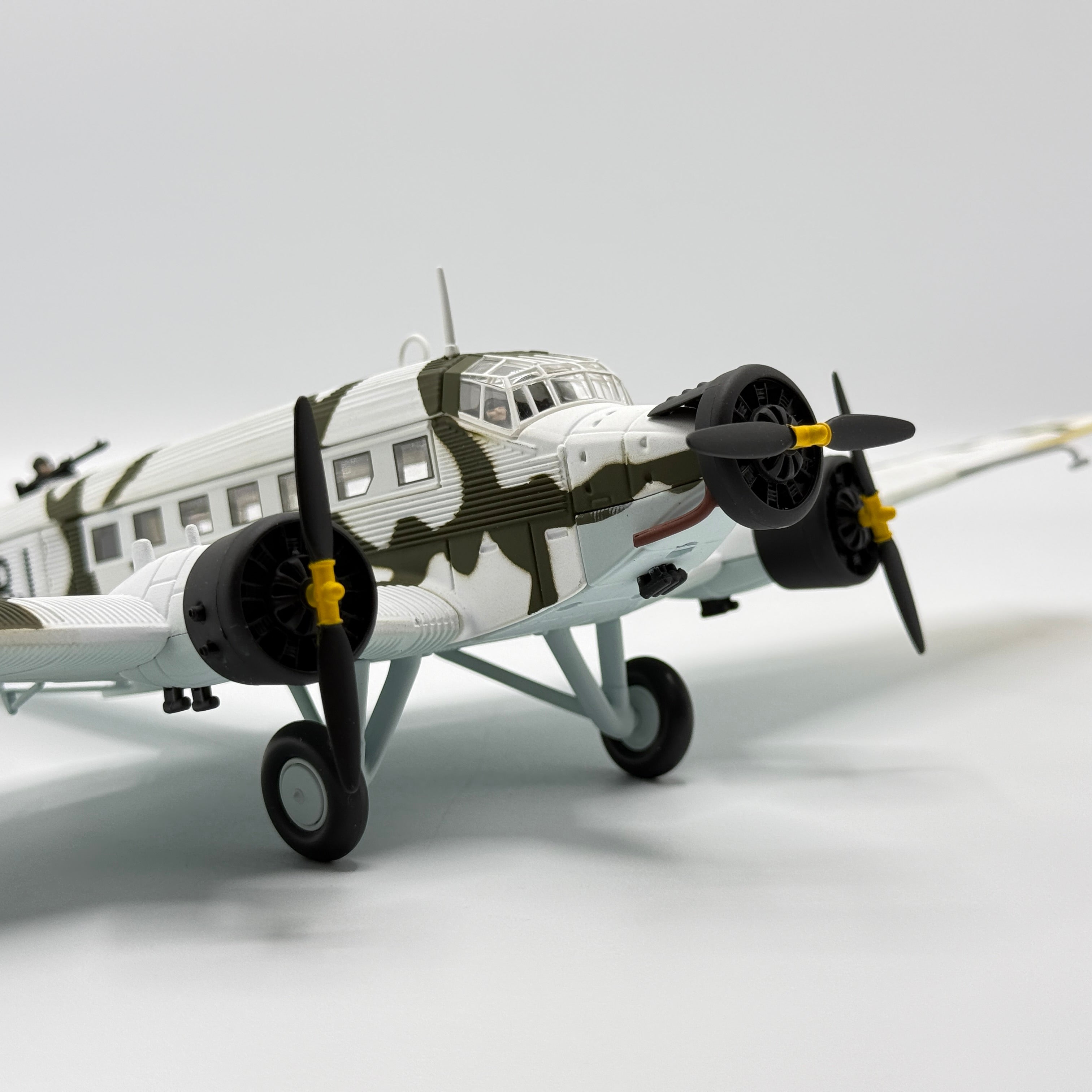 Corgi AA36904 1:72 Junkers Ju 52/3m RJ+NP C-Schulen Thorn Eastern Front December 1941