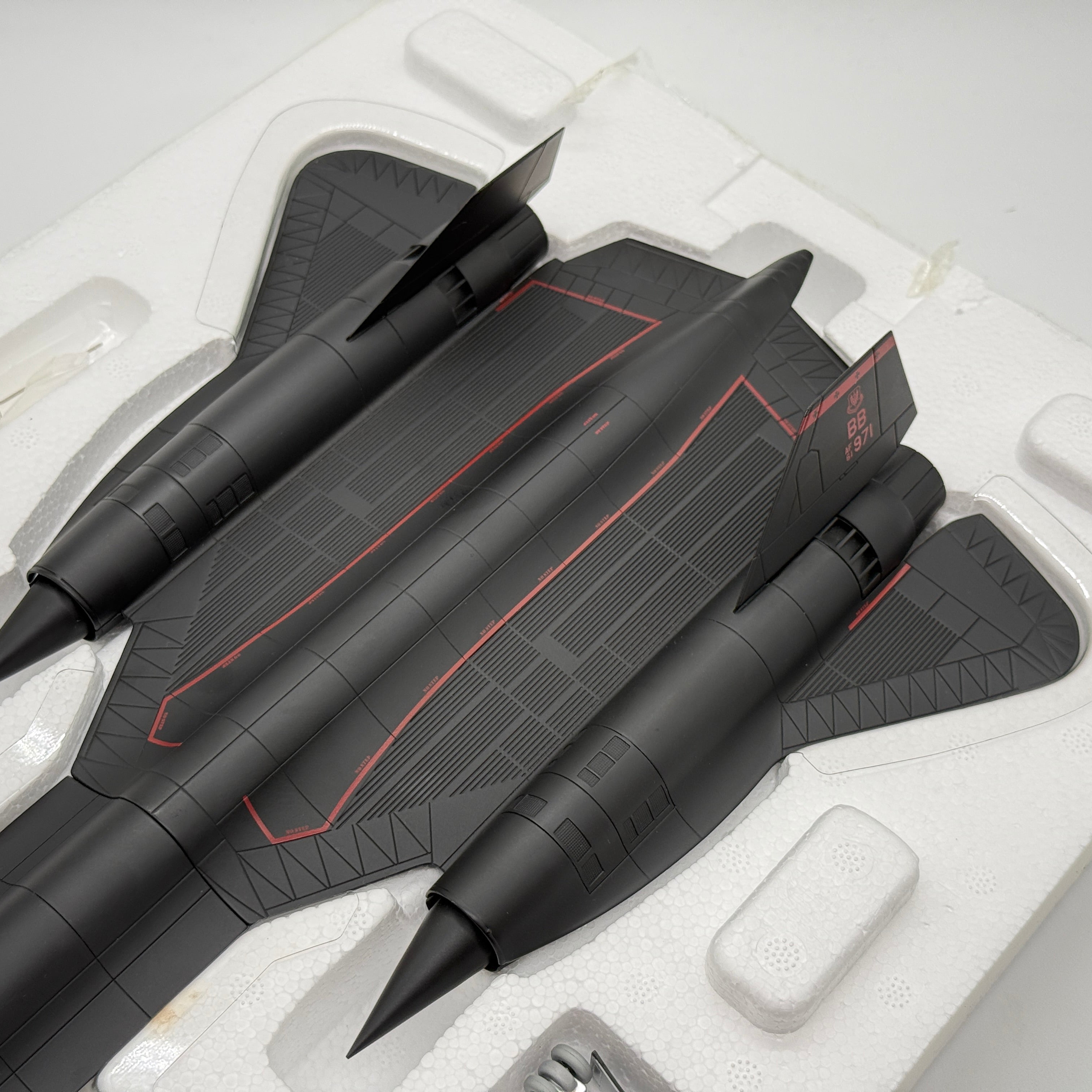 Century Wings CW001634 1:72 Lockheed SR-71A Blackbird 61-7971 USAF 9th RW Det.2 Edwards AFB 1997