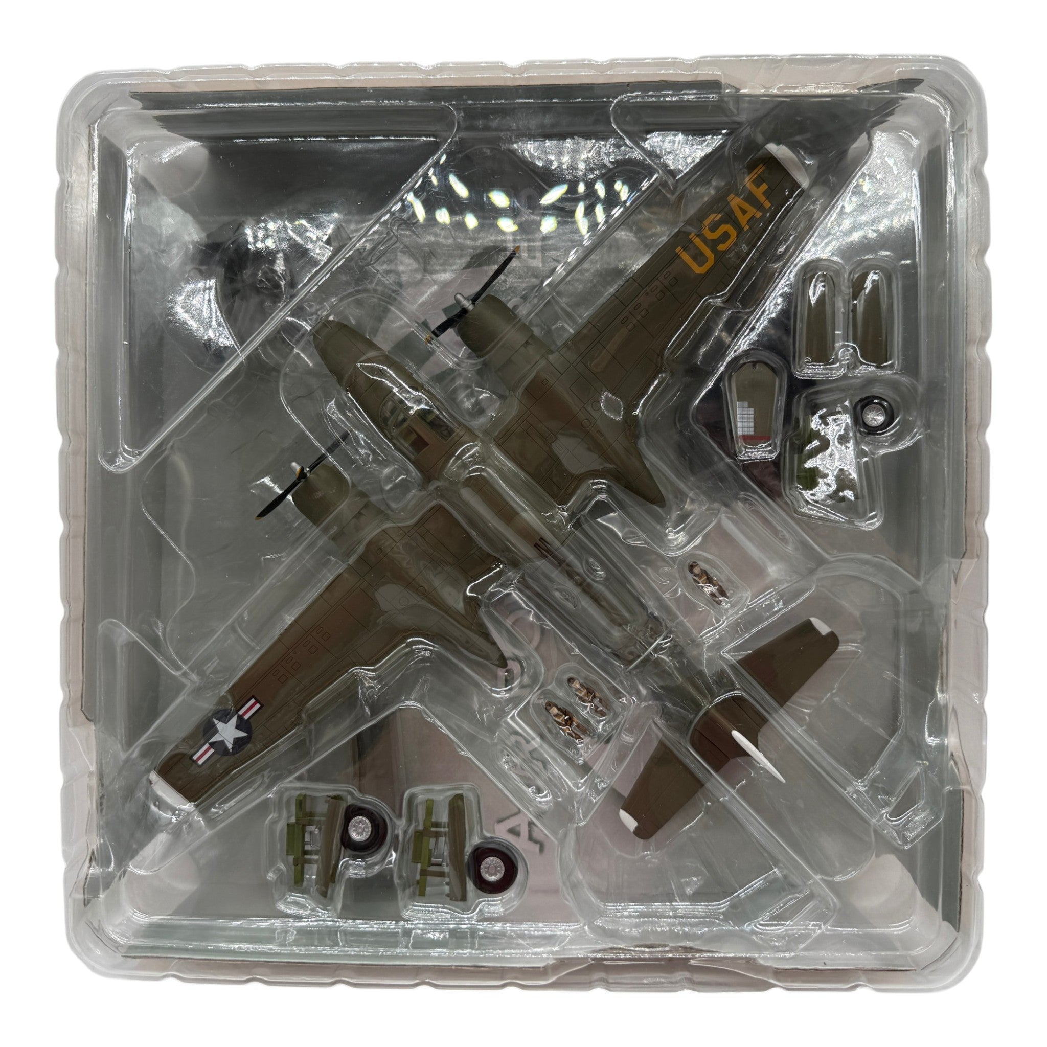 Hobby Master HA3203 1:72 Douglas B-26B Invader USAF 731st BS 3rd BG 44-34552 BC-J Brown Nose Iwakuni Japan 1951