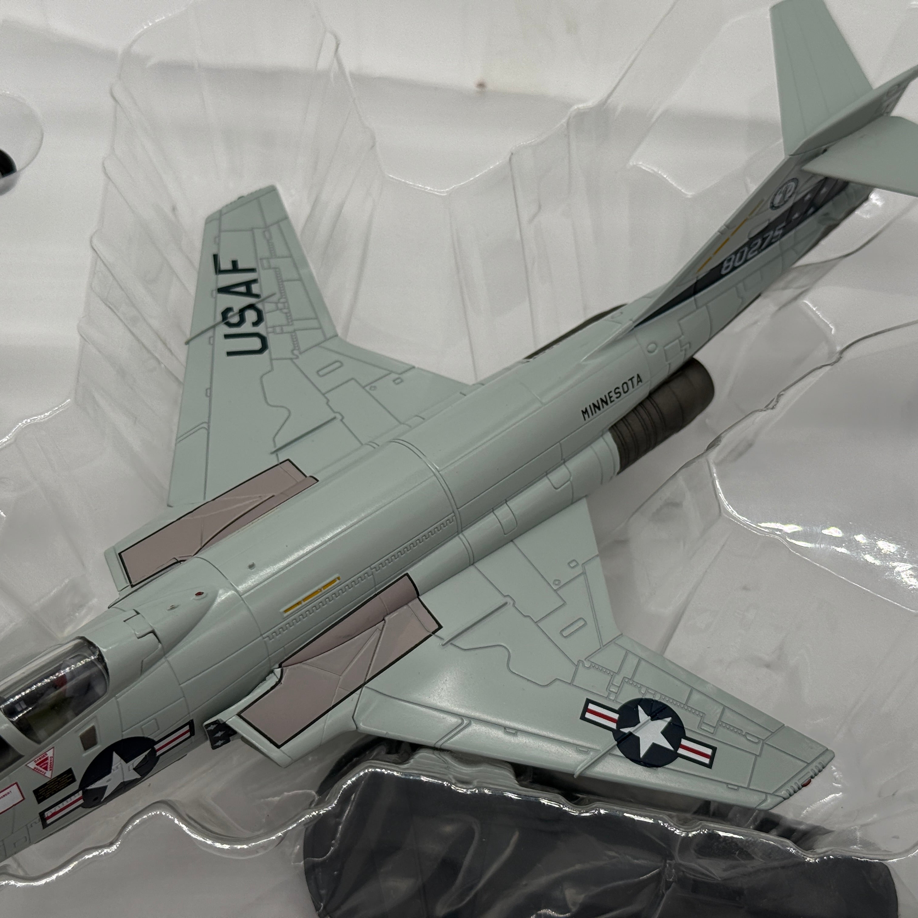 Hobby Master HA3706 1:72 McDonnell F-101B Voodoo USAF 148th FG Minnesota ANG 58-0275 Duluth 1970s