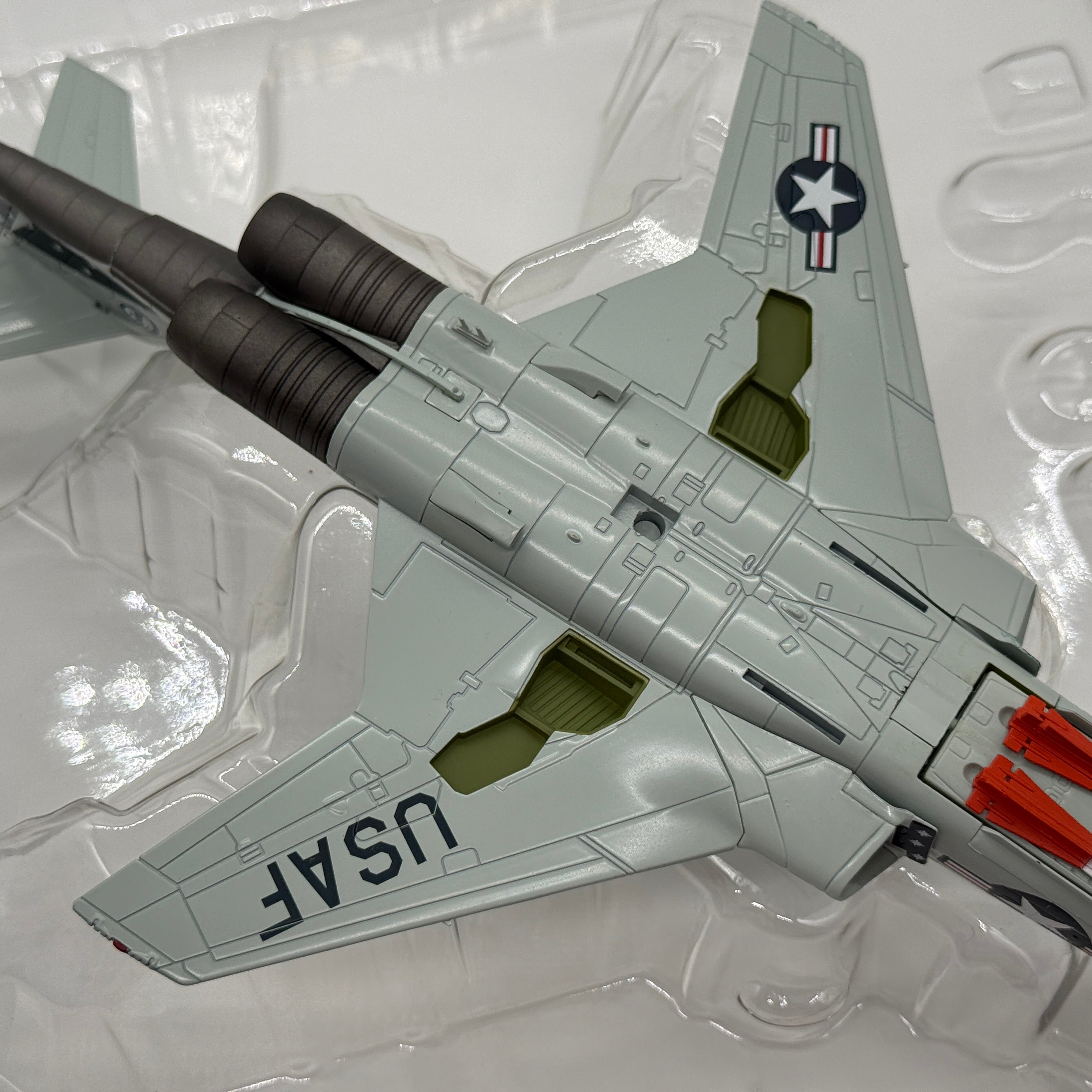 Hobby Master HA3706 1:72 McDonnell F-101B Voodoo USAF 148th FG Minnesota ANG 58-0275 Duluth 1970s