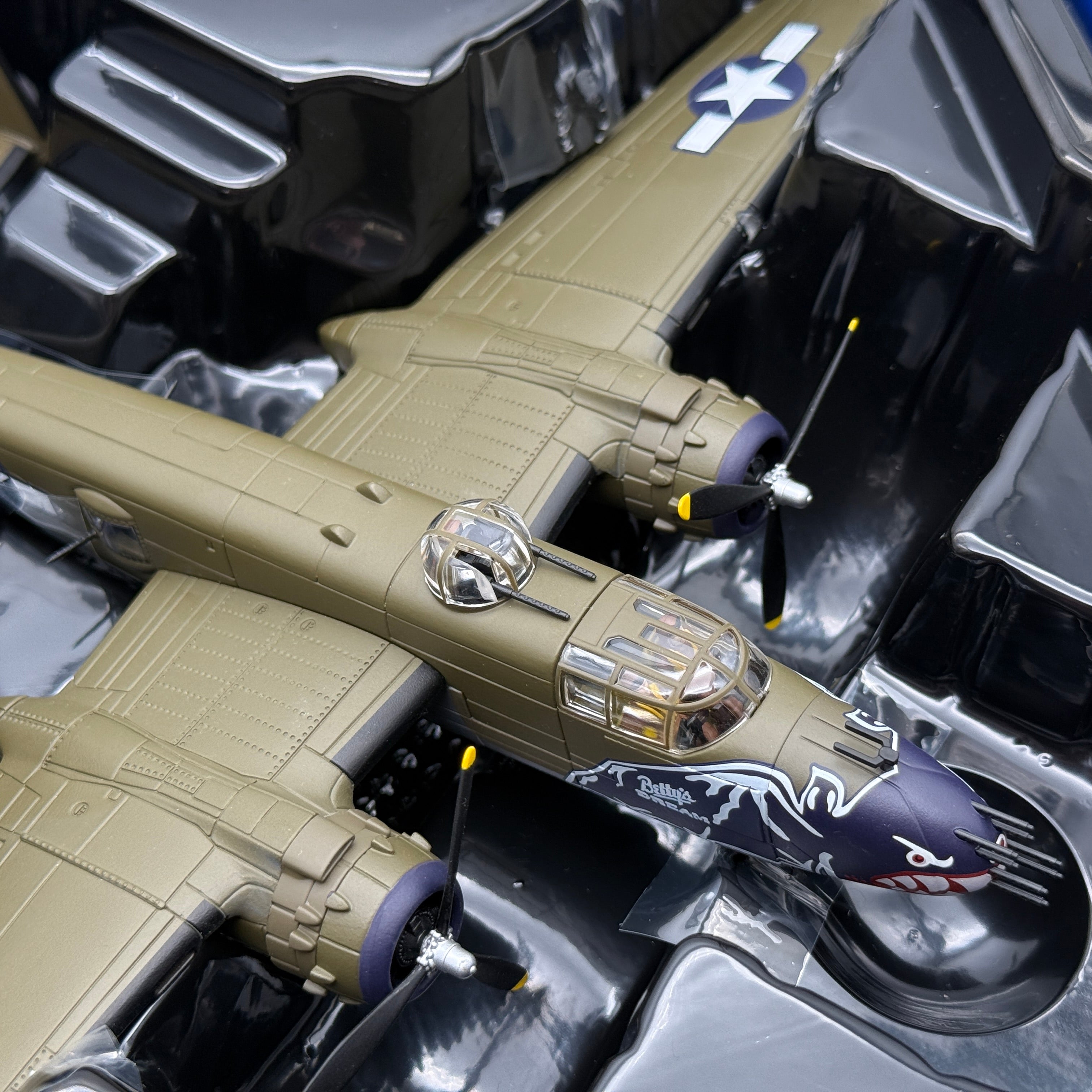 Corgi AA35314 1:72 North American B-25J Mitchell 44-30934 Betty's Dream 499th BS 345th BG Ie Shima Okinawa 1945