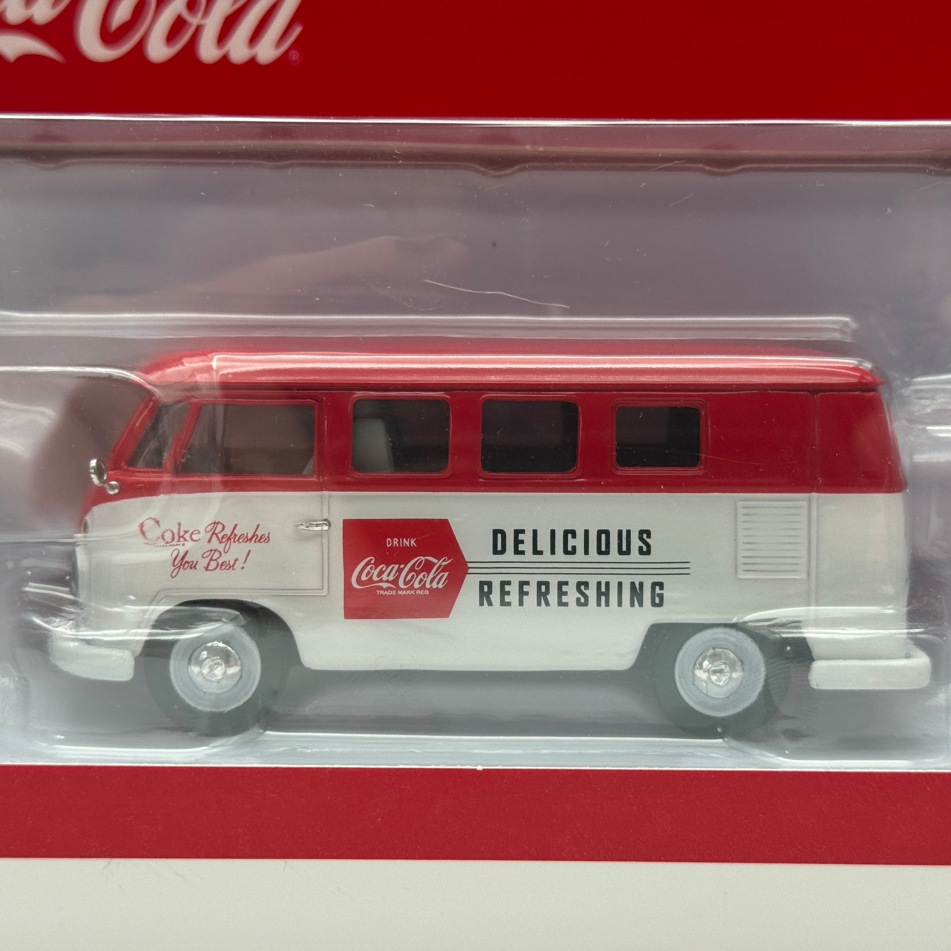 Corgi CC02733 1:43 Coca-Cola Late 1960s Volkswagen Campervan