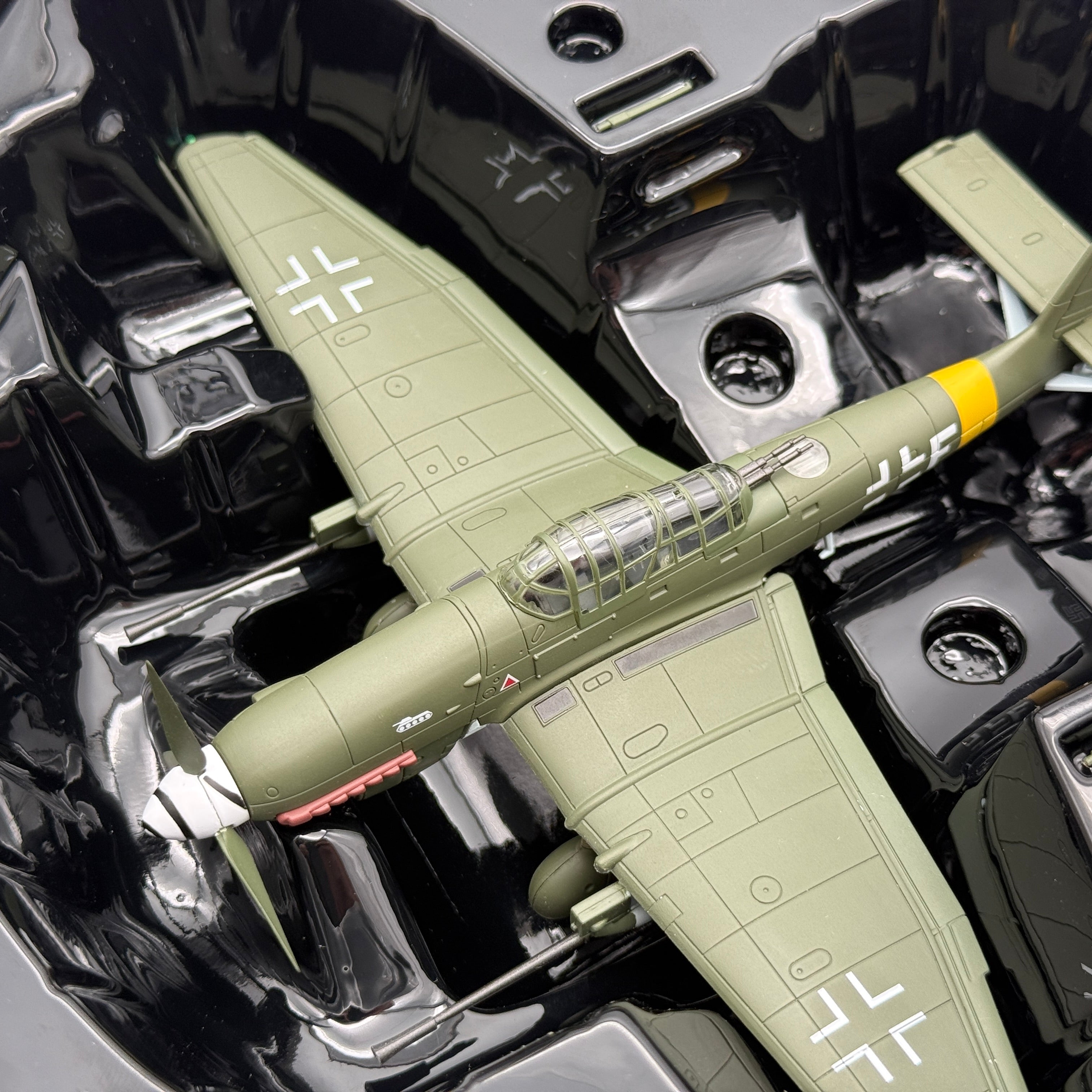 Corgi PR99407 1:72 Junkers Ju 87G-1 Stuka Luftwaffe Anti-Tank Section Briansk USSR April 1943