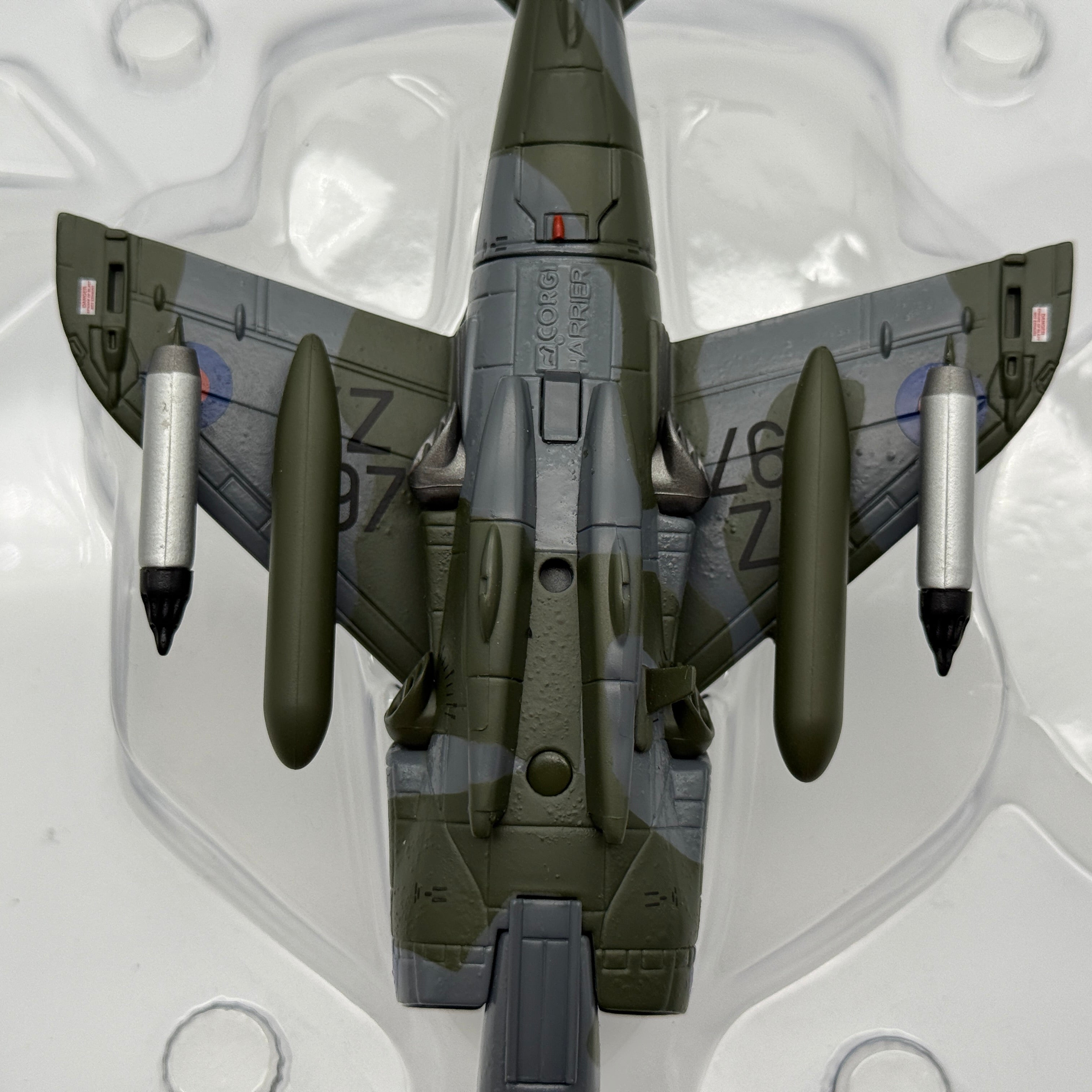 Corgi AA32401 1:72 BAe Harrier GR.3 XZ997 32 RAF No.1(F) Squadron Falklands 1982