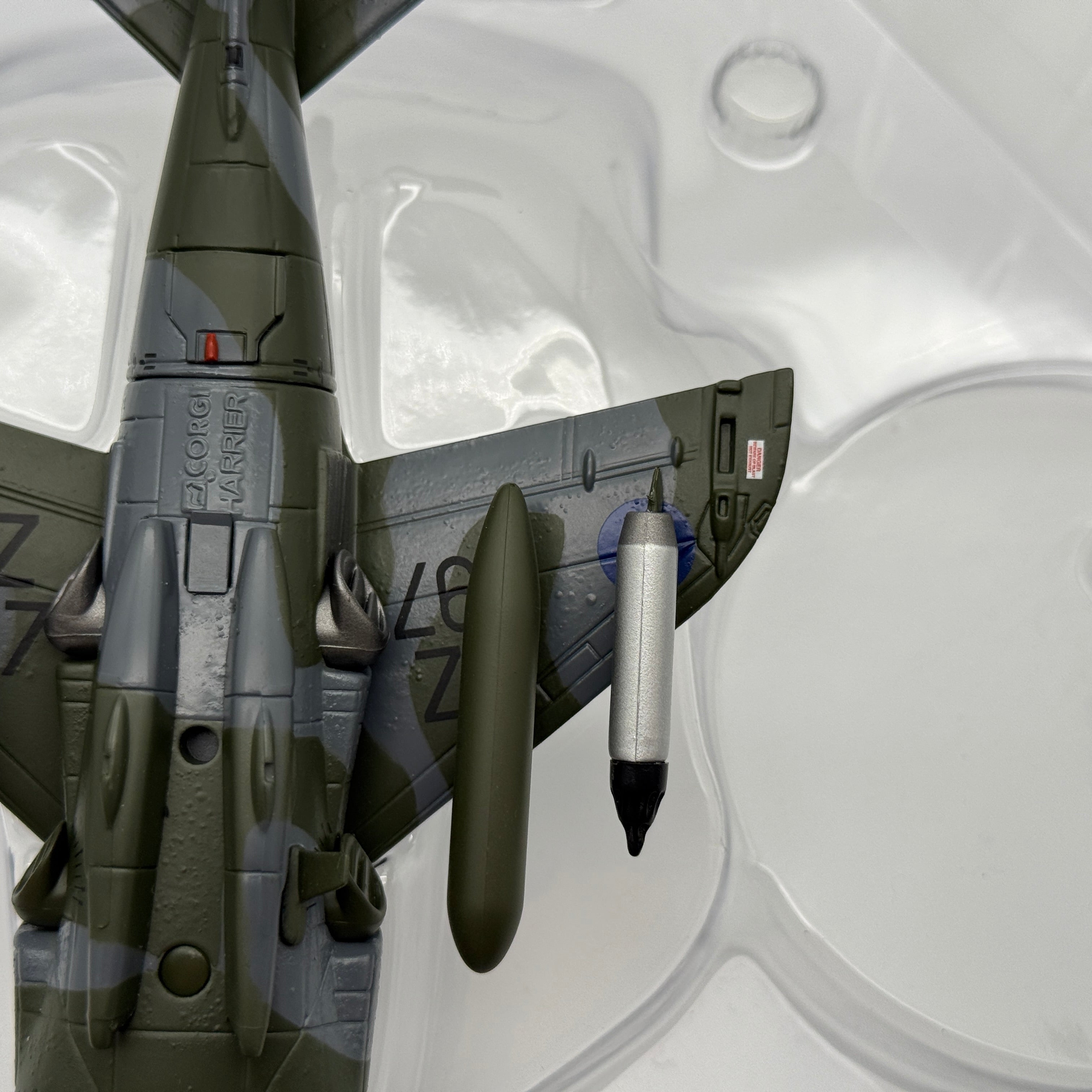 Corgi AA32401 1:72 BAe Harrier GR.3 XZ997 32 RAF No.1(F) Squadron Falklands 1982