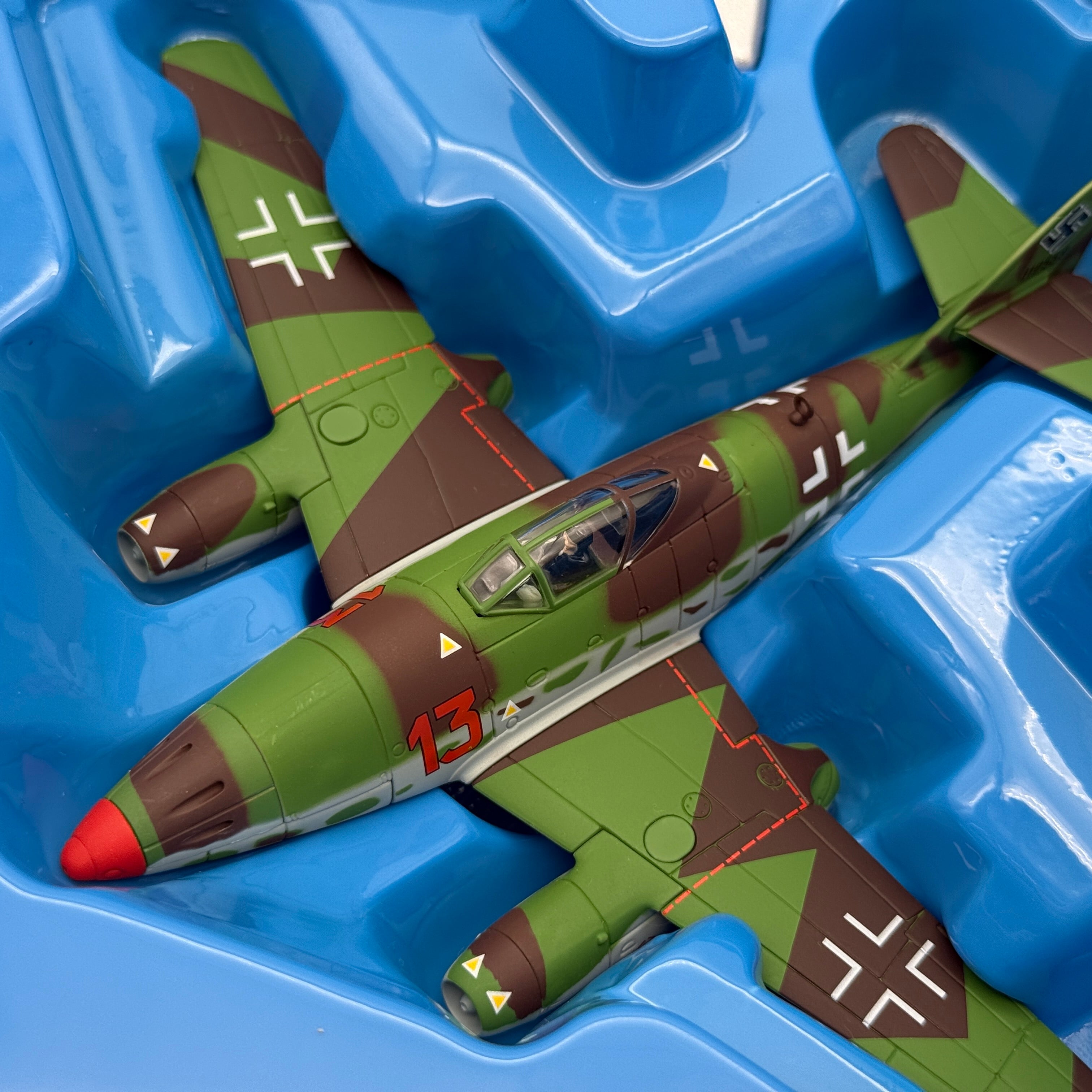 Corgi AA35703 1:72 Messerschmitt Me 262A-1a Red 13 Heinz Bär III./EJG 2 Lechfeld Germany 1945